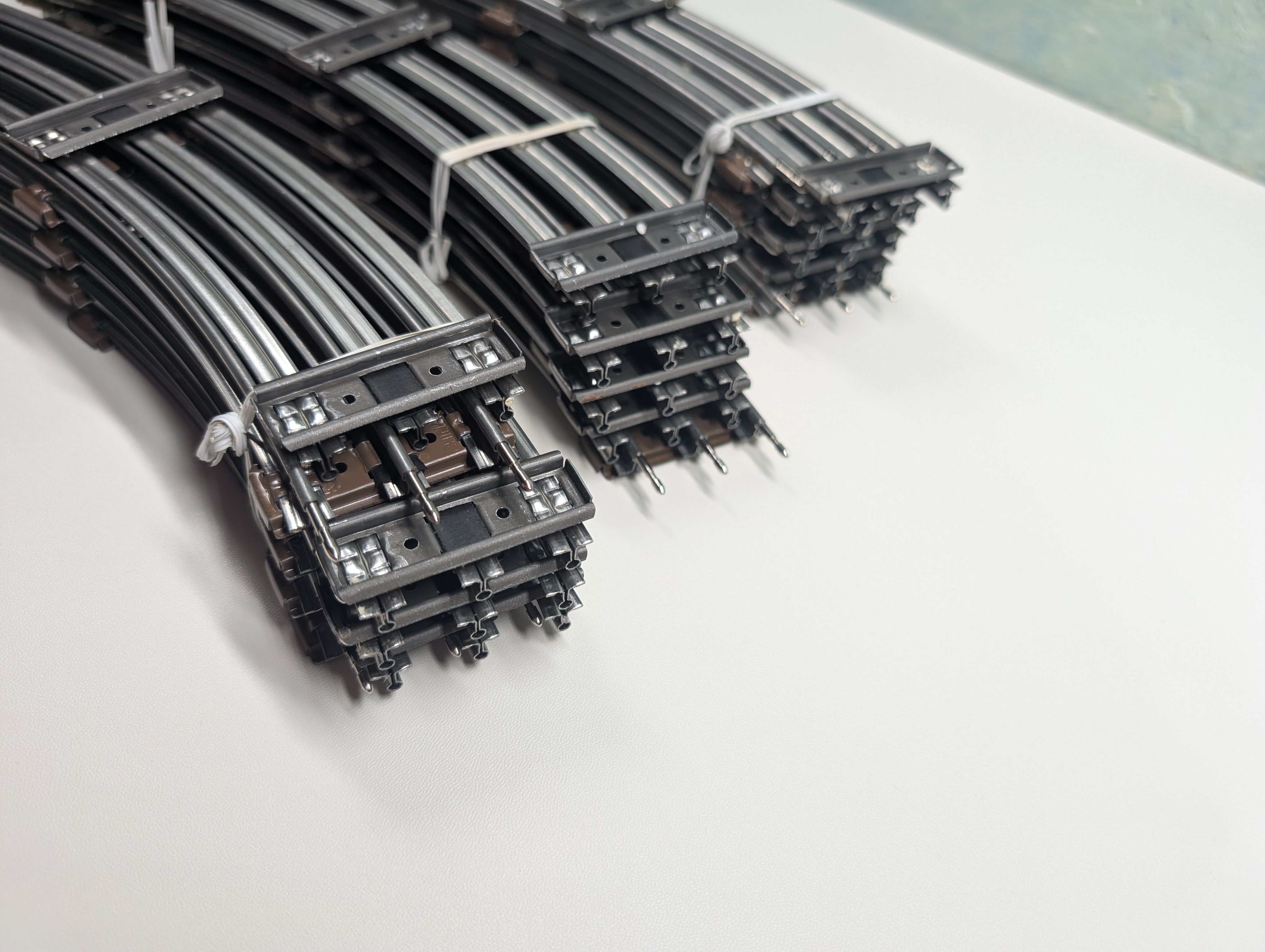 K-Line #K-0202 O O-27 27" Curve Track, Bulk Pack (24 pcs)