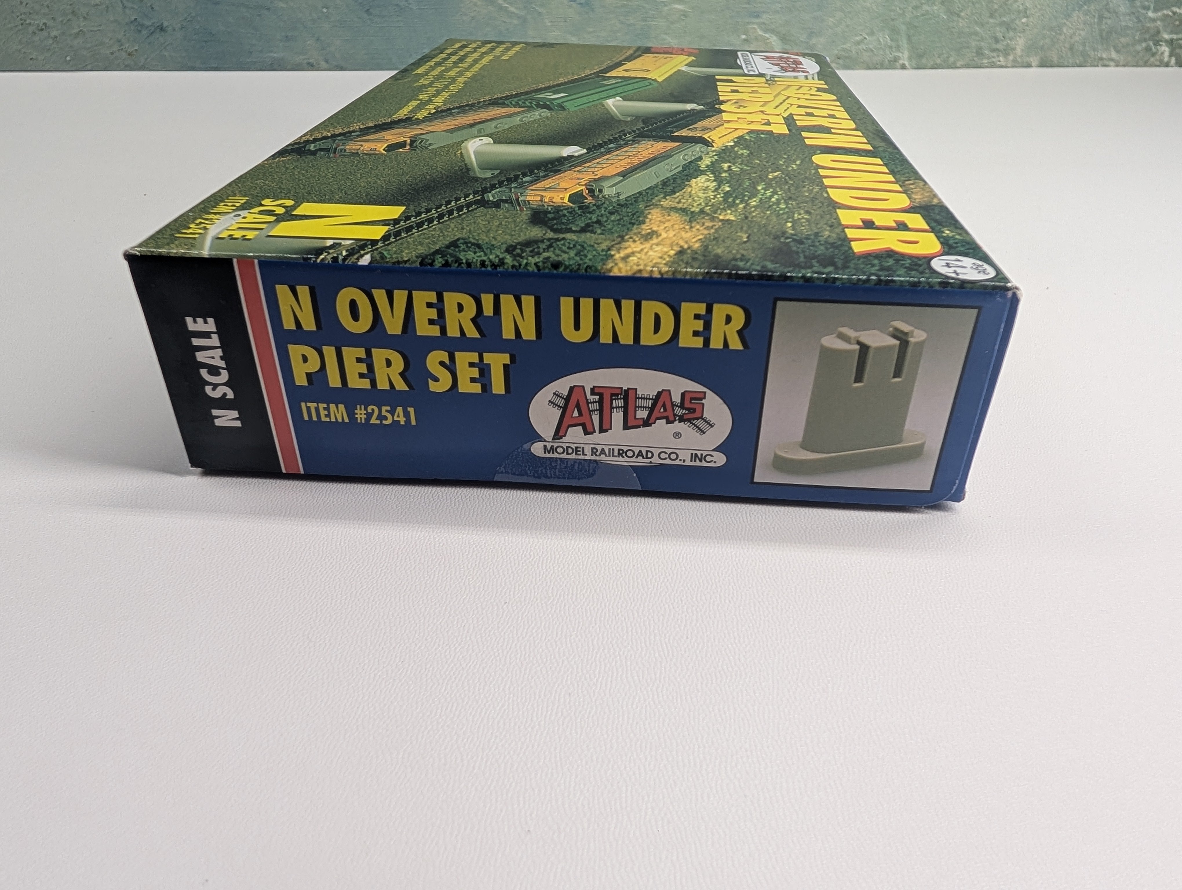 Atlas 2541 N Scale Over'N Under Pier Set (25 pcs)