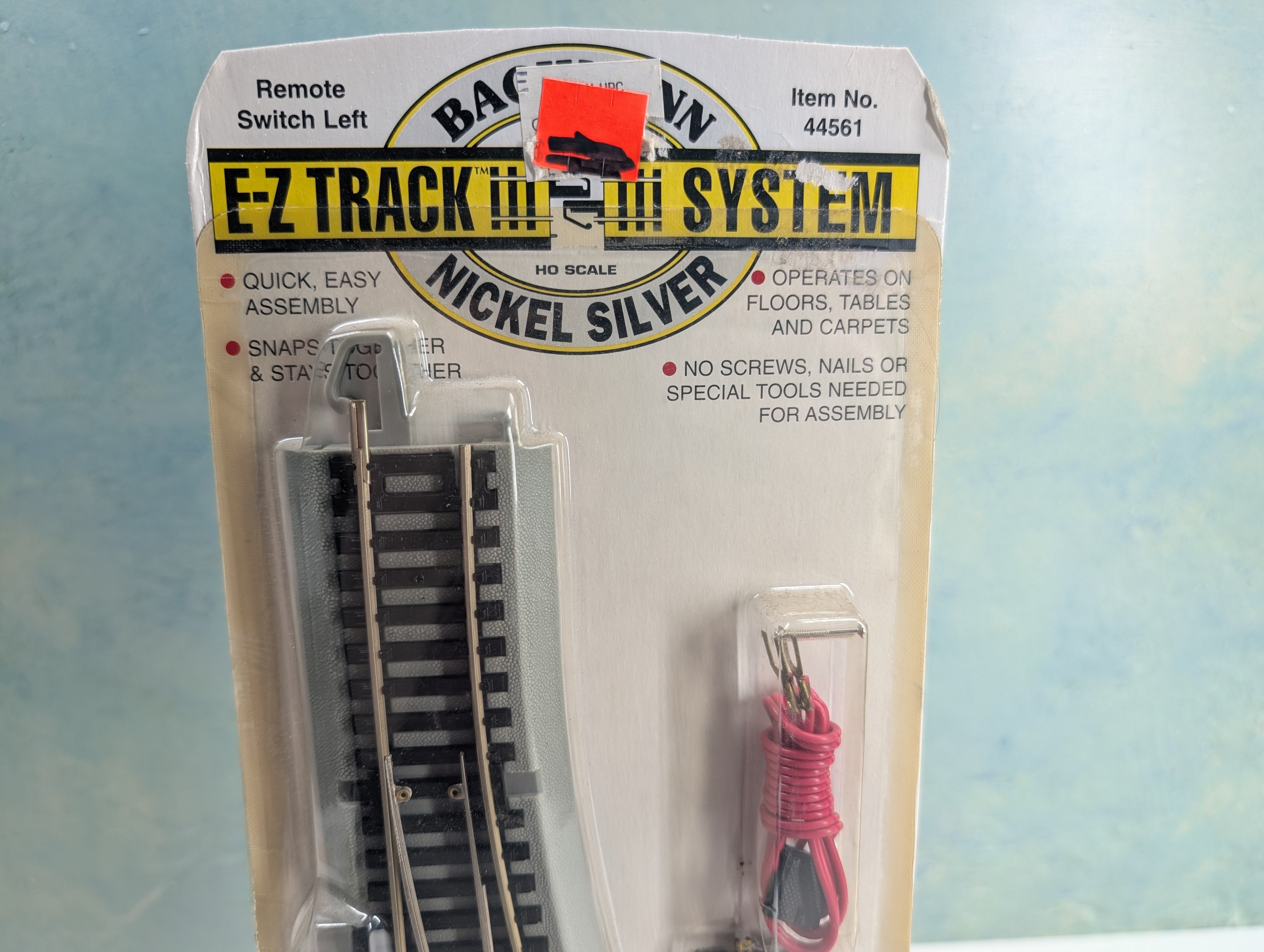 Bachmann 44561 HO Scale E-Z Track Remote Turnout Left, Gray Roadbed