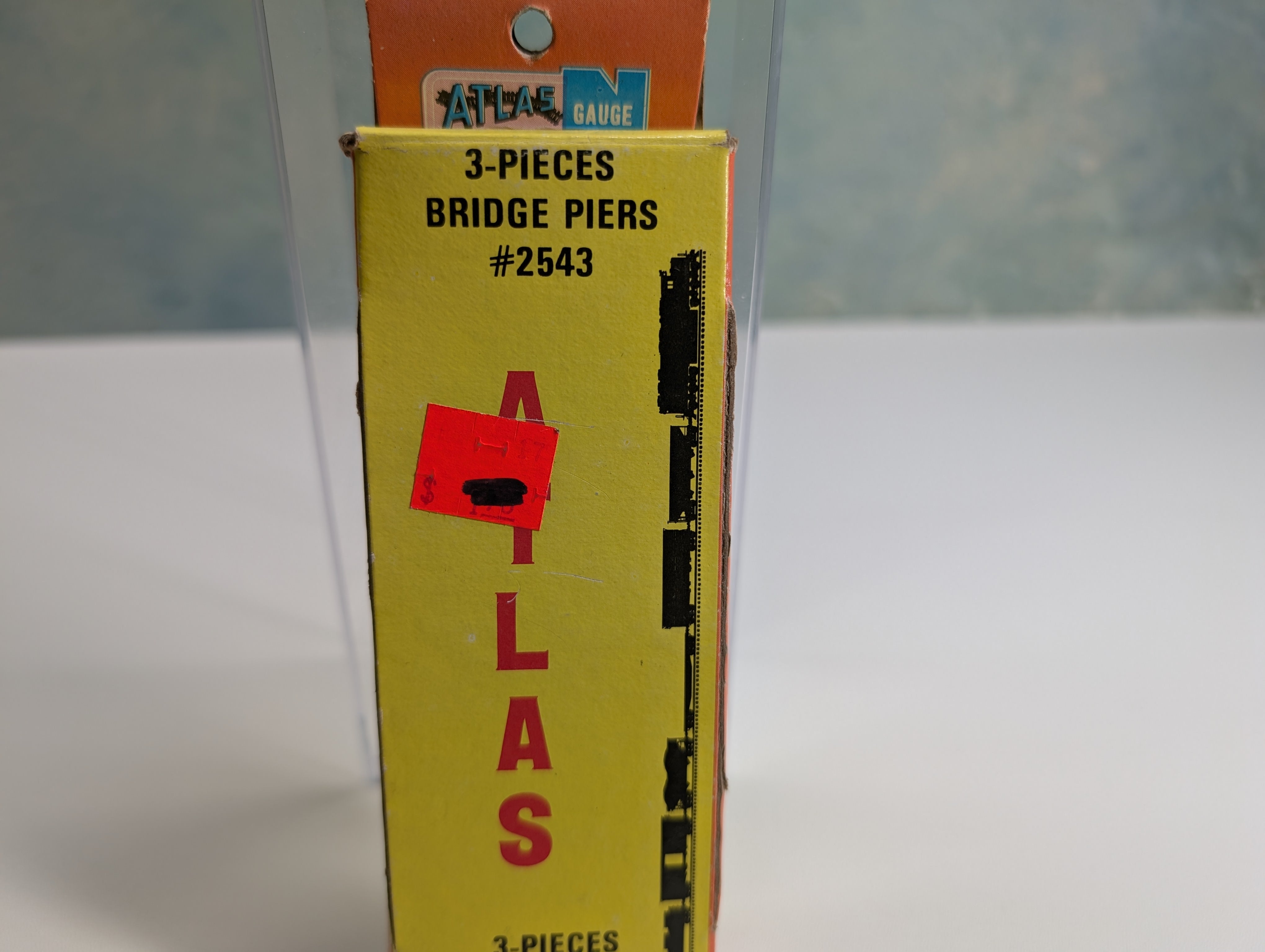 Atlas 2543 N Scale Bridge Piers (3 pcs)