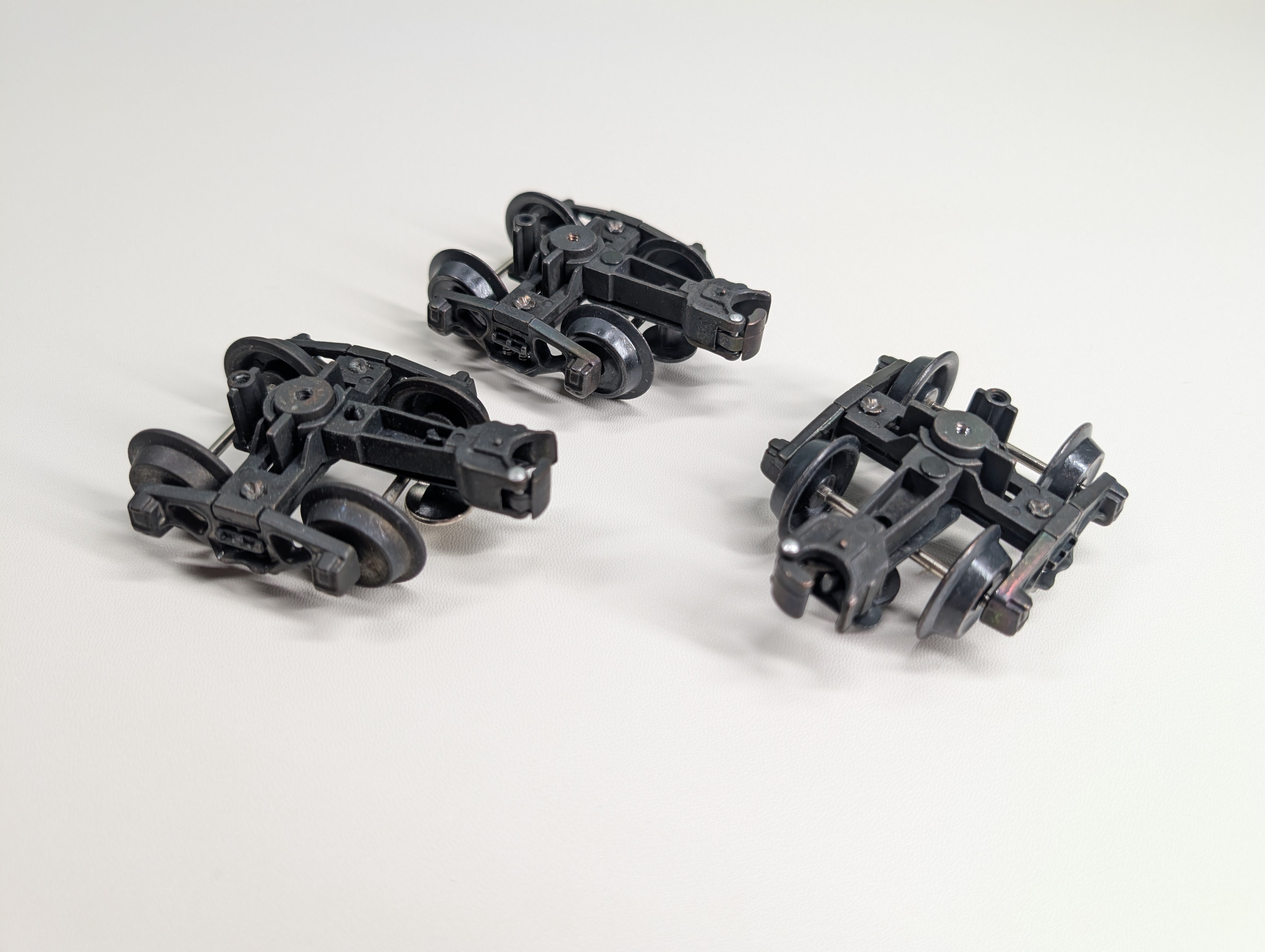USED K-Line K-5001 O Trucks with Coupler (3 pcs)
