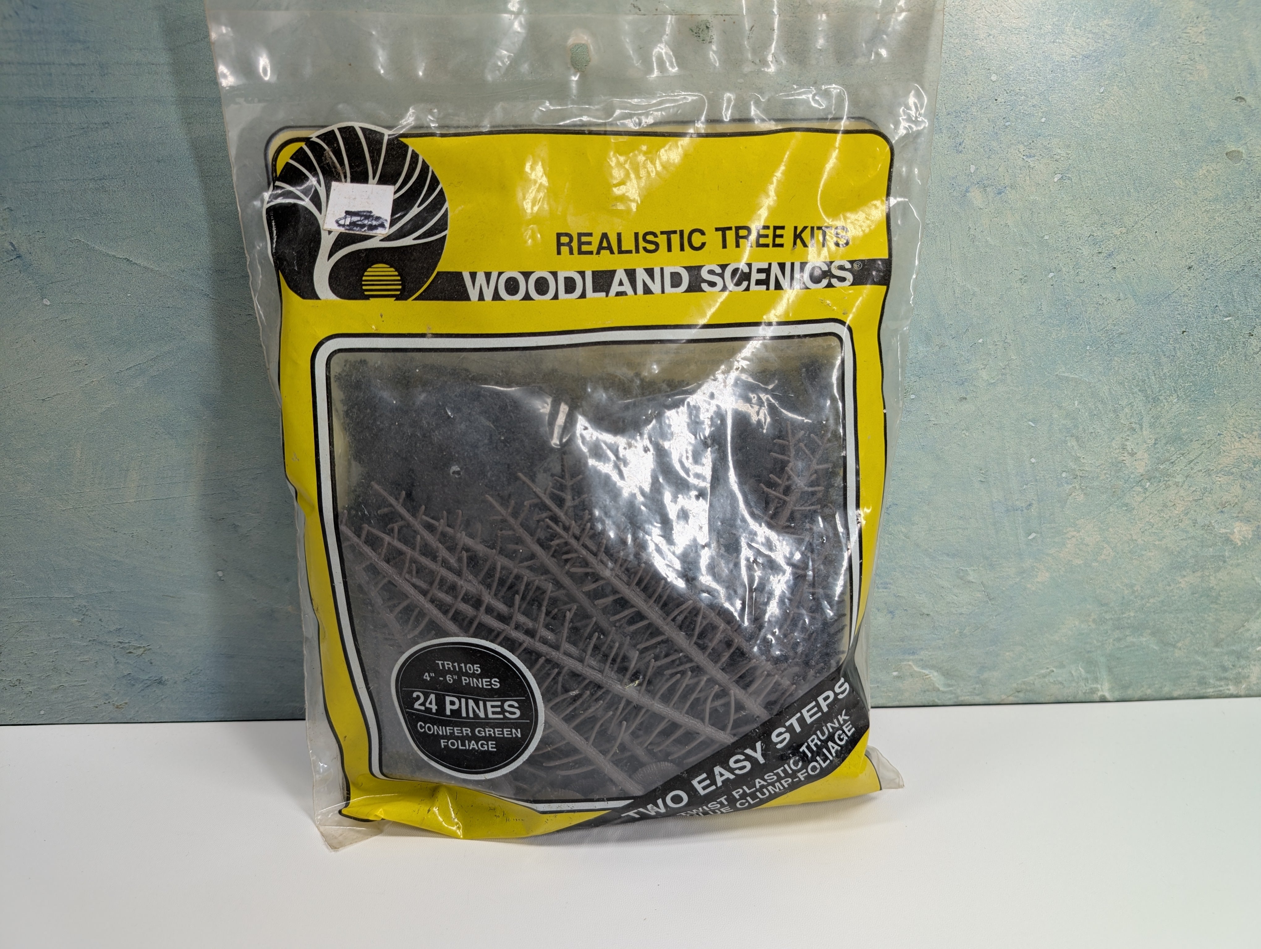 Woodland Scenics TR1105 Multi Scale Conifer Green Foilage Trees KIT (24 pcs)