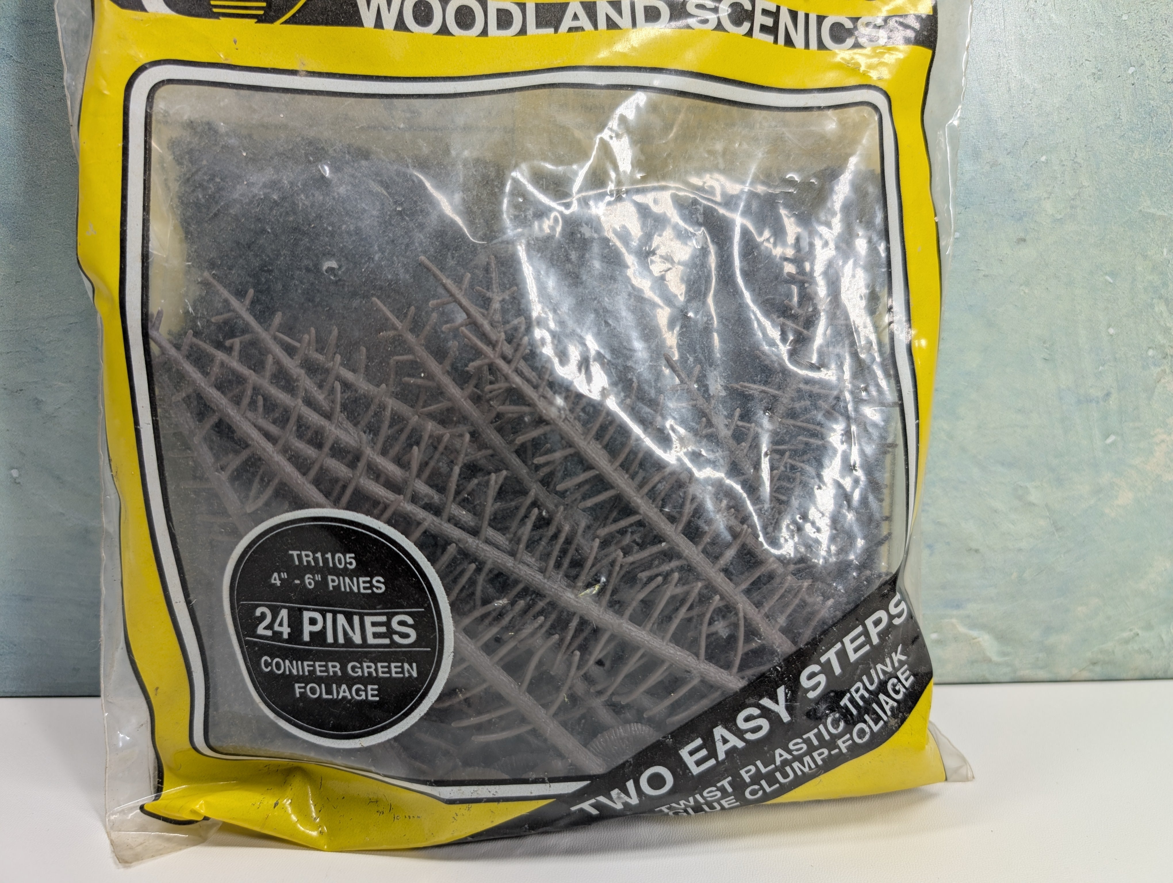 Woodland Scenics TR1105 Multi Scale Conifer Green Foilage Trees KIT (24 pcs)