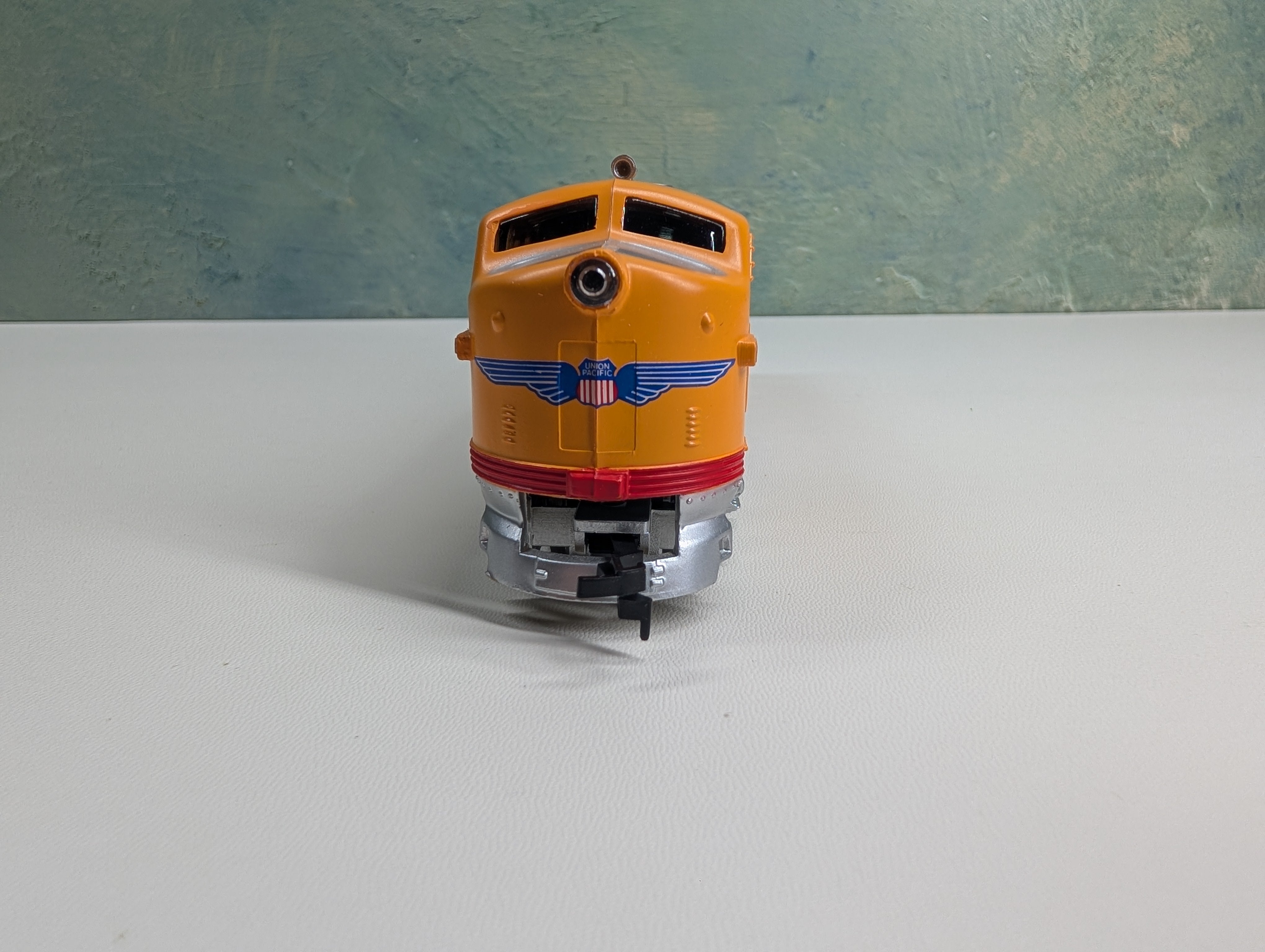 Model Power HO Scale F2 Diesel Locomotive Union Pacific UP #238 Runs Great DC