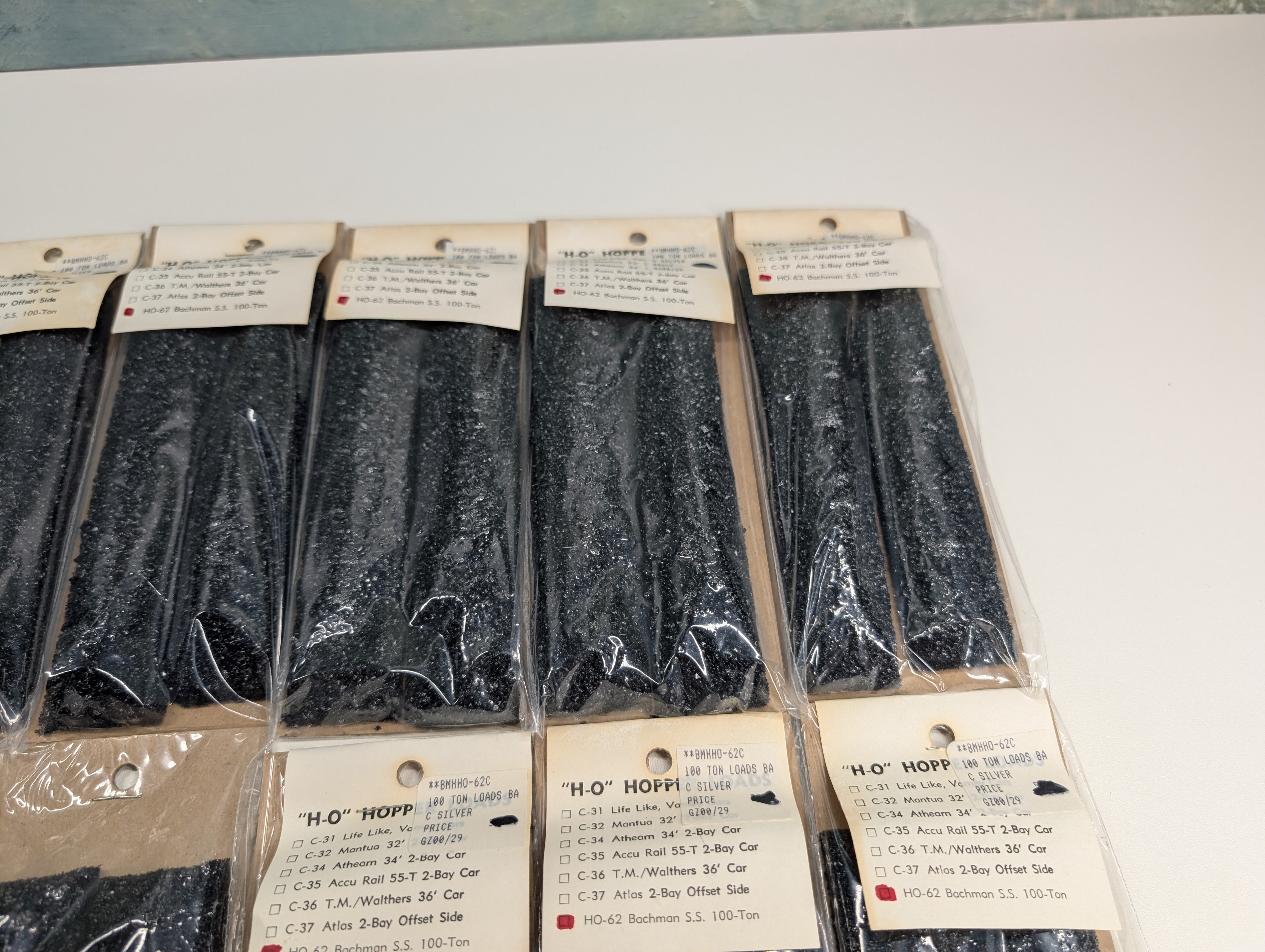 Blue Mountain Hobbies C-HO-62 HO Scale Bachmann SS 100T Hopper Coal Loads (24 pcs)