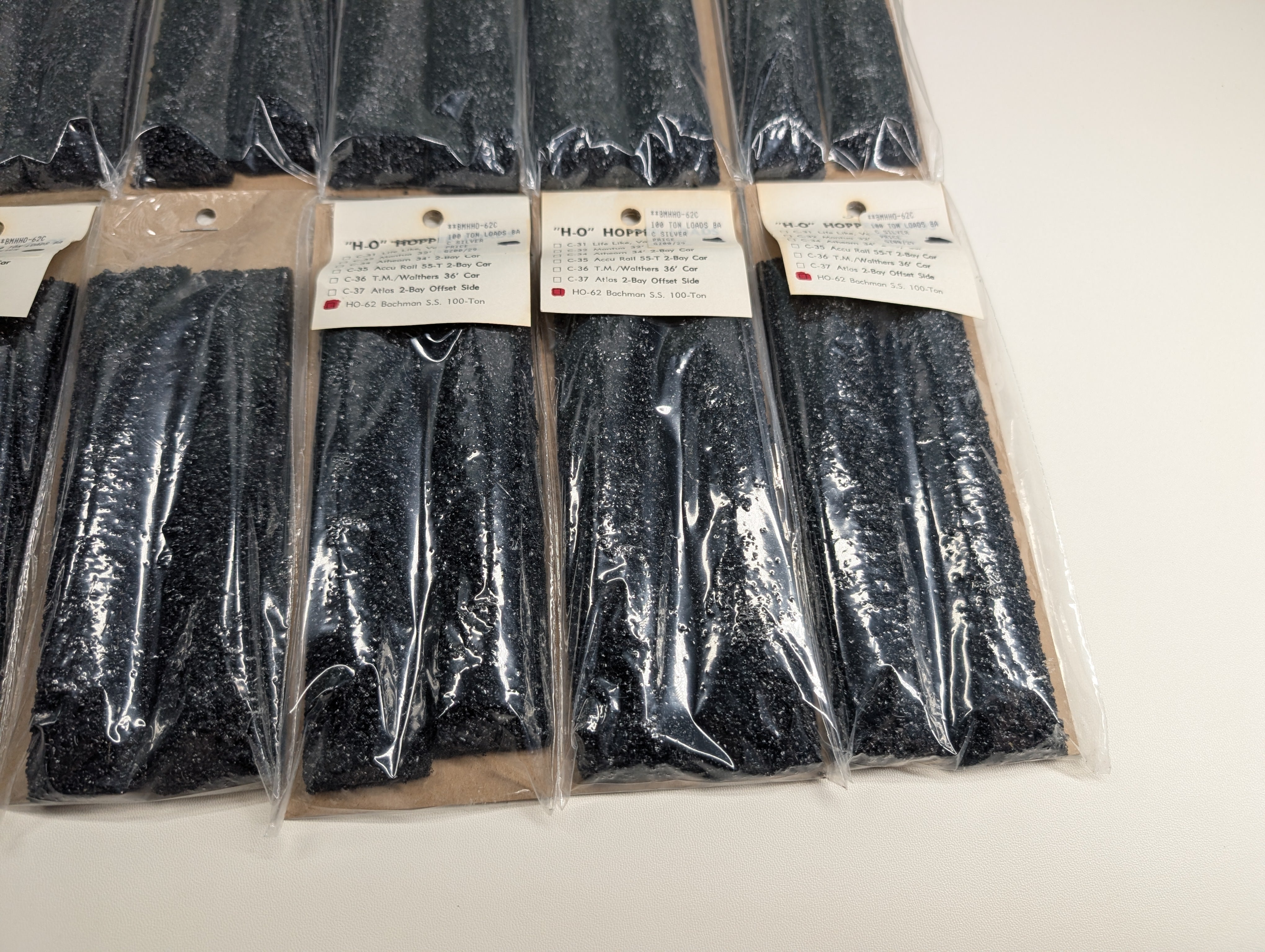 Blue Mountain Hobbies C-HO-62 HO Scale Bachmann SS 100T Hopper Coal Loads (24 pcs)