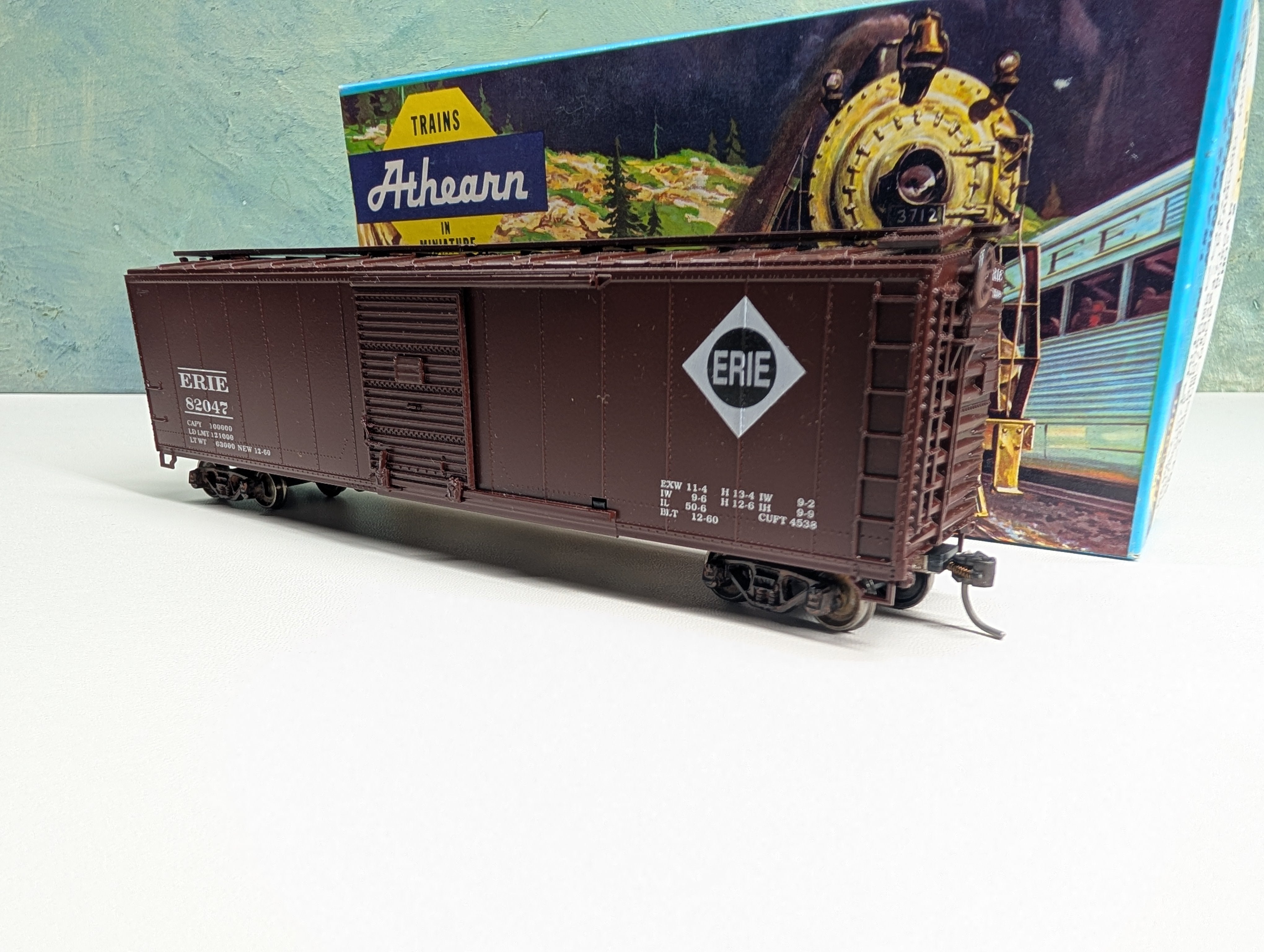 USED Athearn HO Scale 50' SD Box Car Erie #82047 Bev-Bel, Metal Wheels