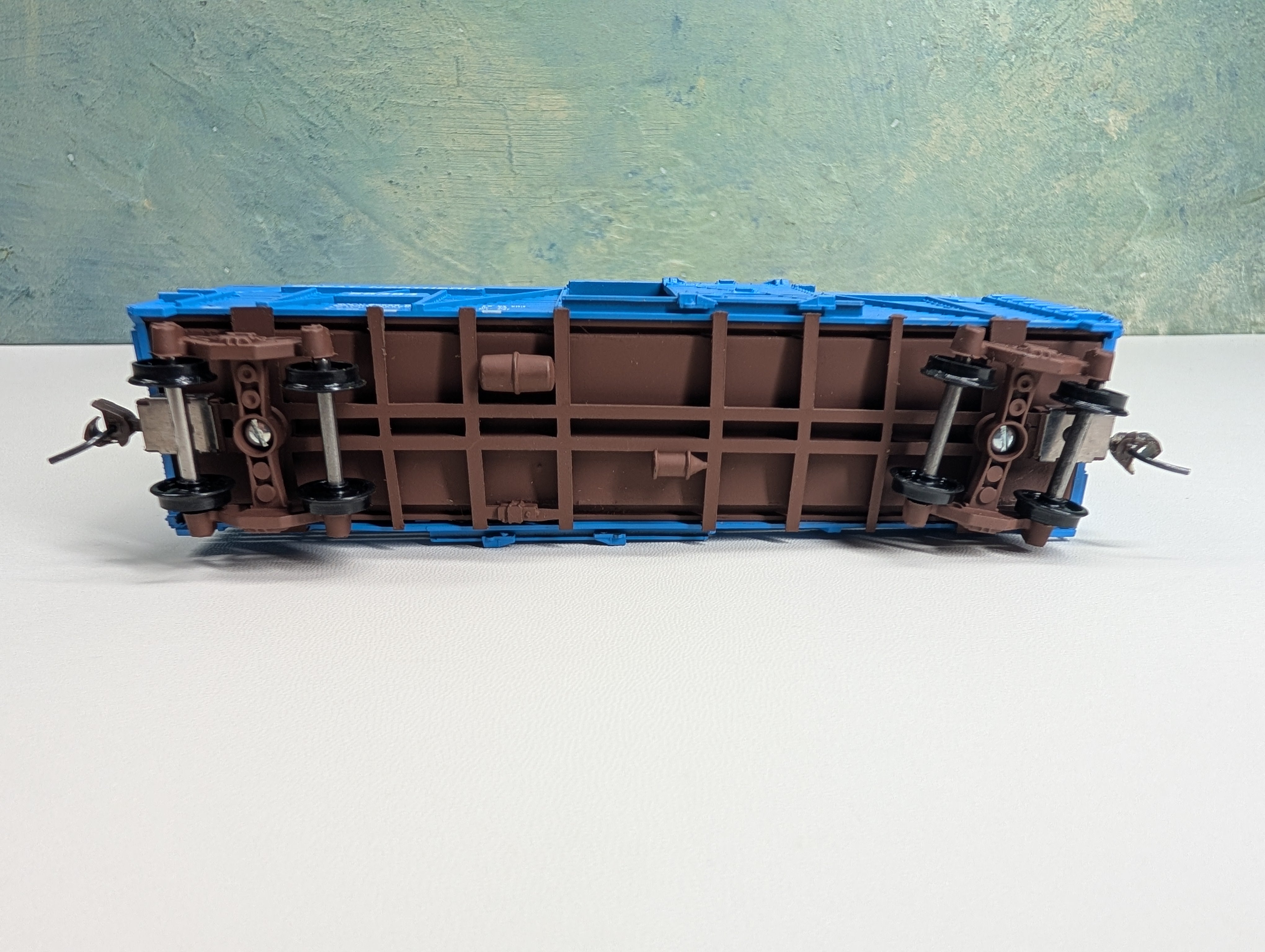 USED Athearn HO Scale 40' Stock Car Great Northern GN #56384 Painted Bottom