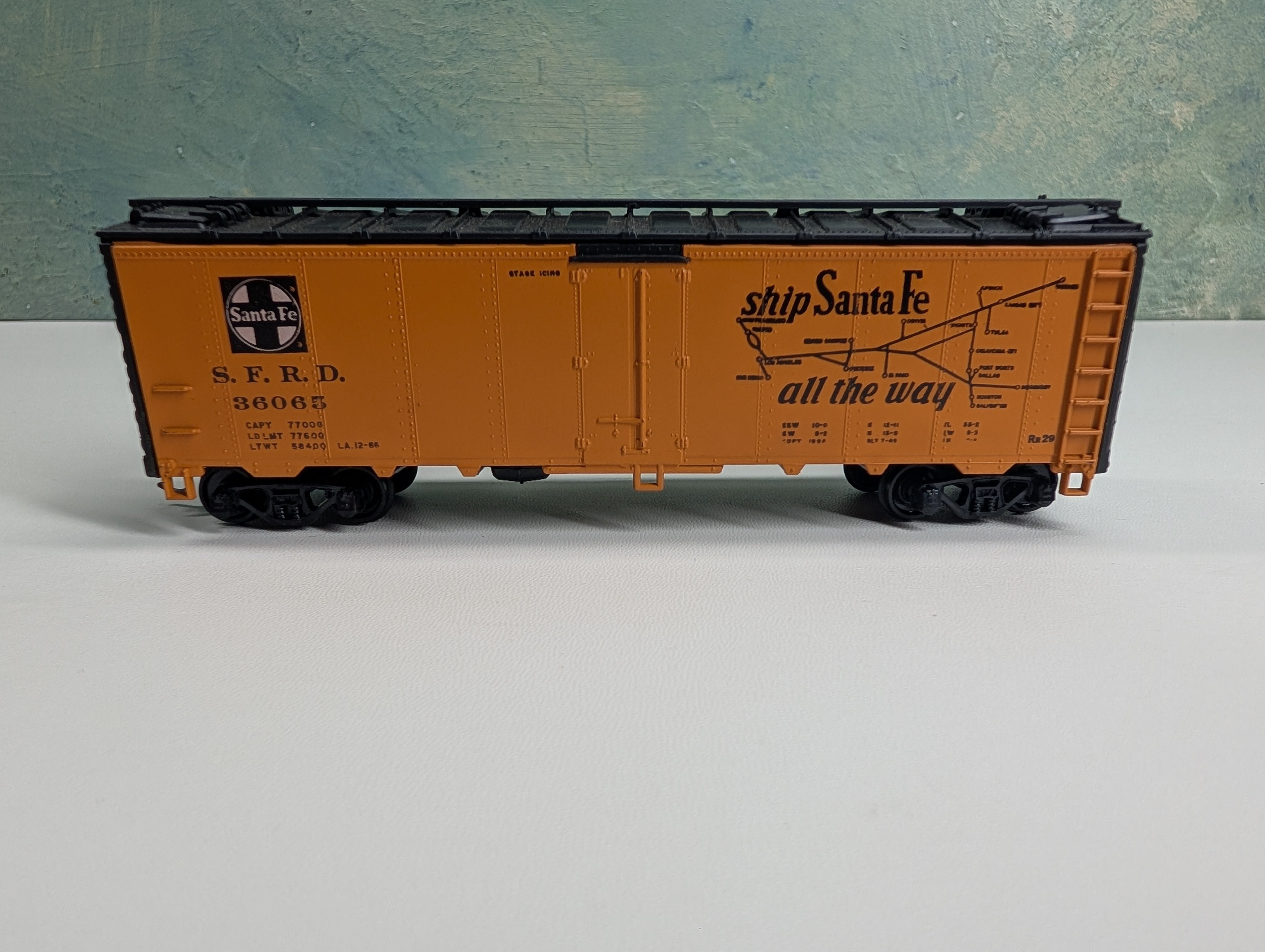USED Athearn HO Scale 40' Reefer Santa Fe SFRD #36065