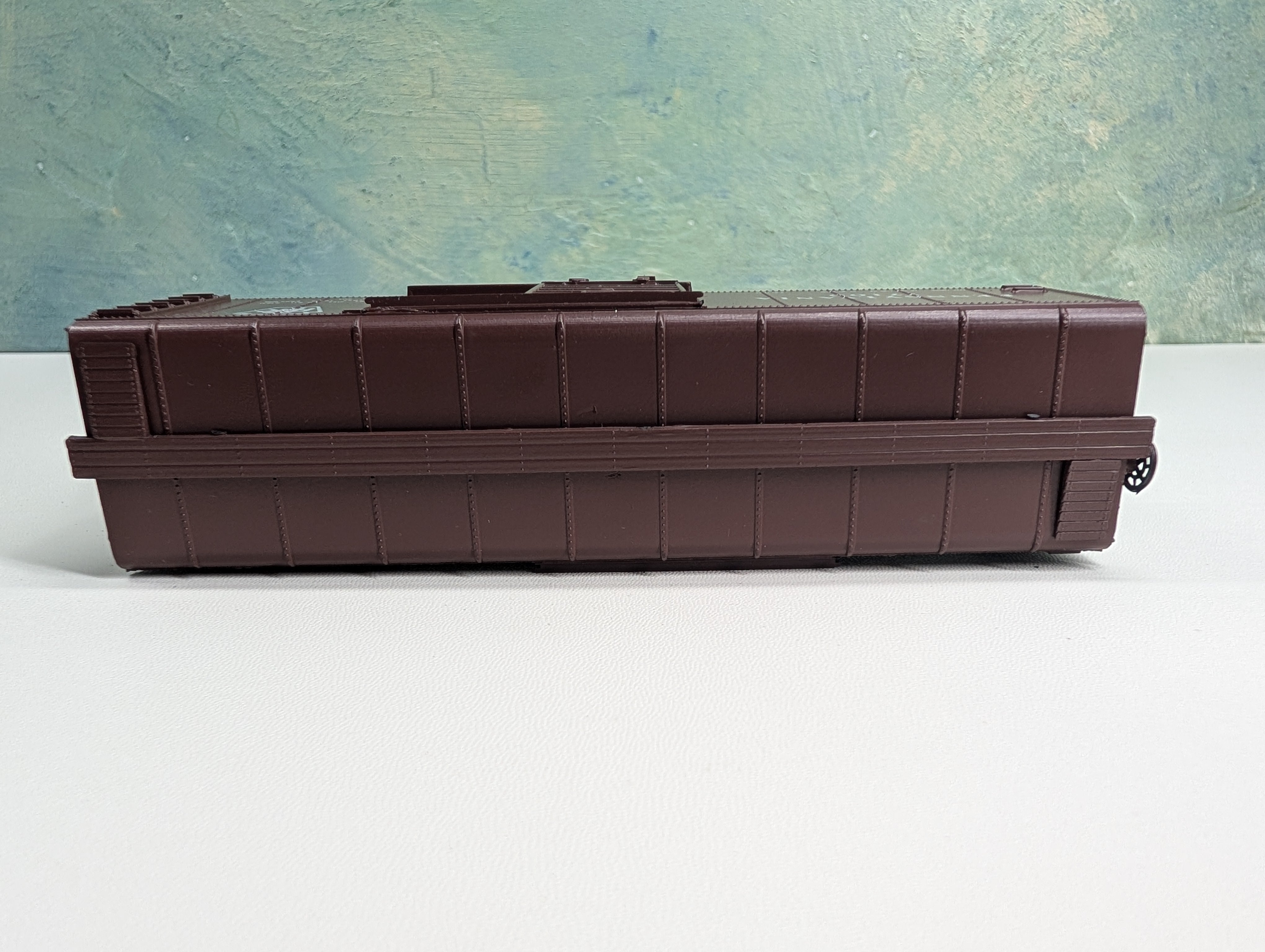 USED Roundhouse HO Scale 40' Roundtop Box Car Pennsylvania PRR #77100
