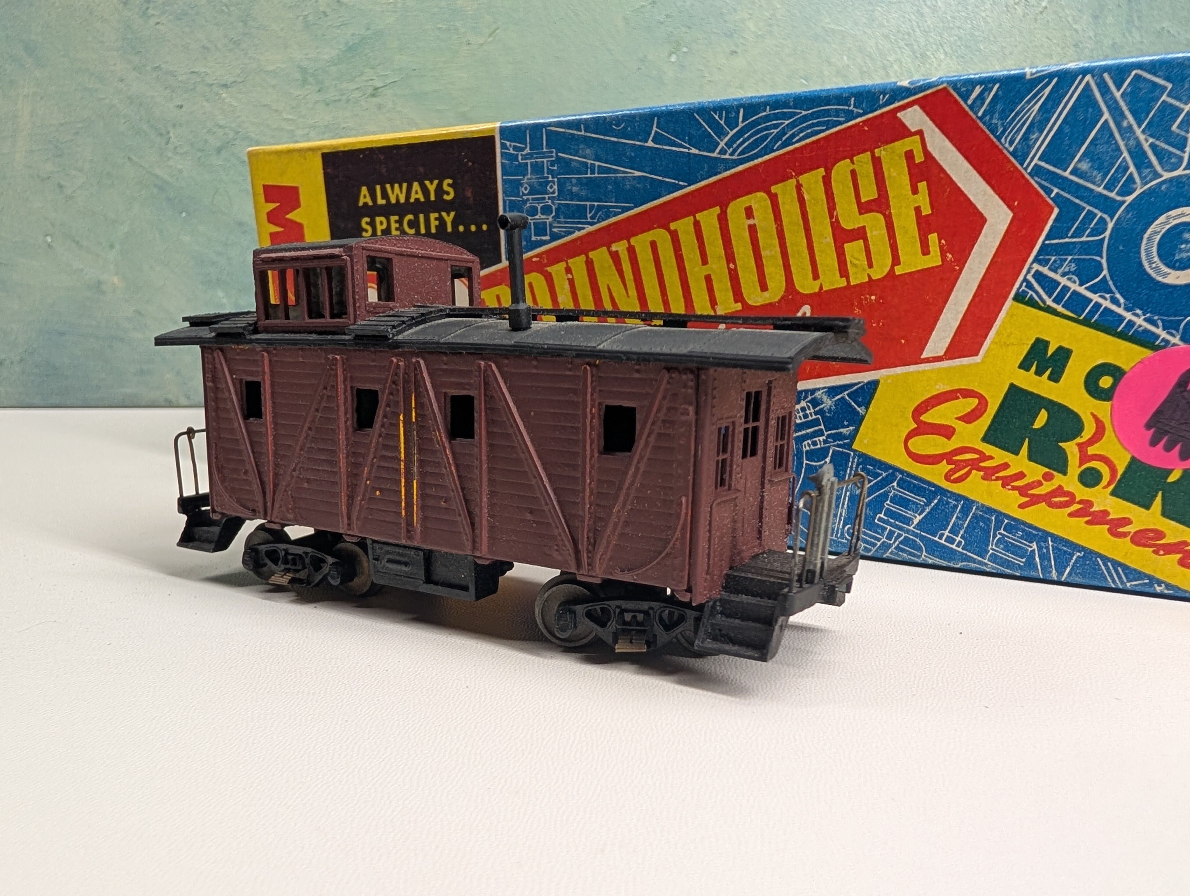 USED Roundhouse HO Scale All Metal Caboose Truss Side Undecorated