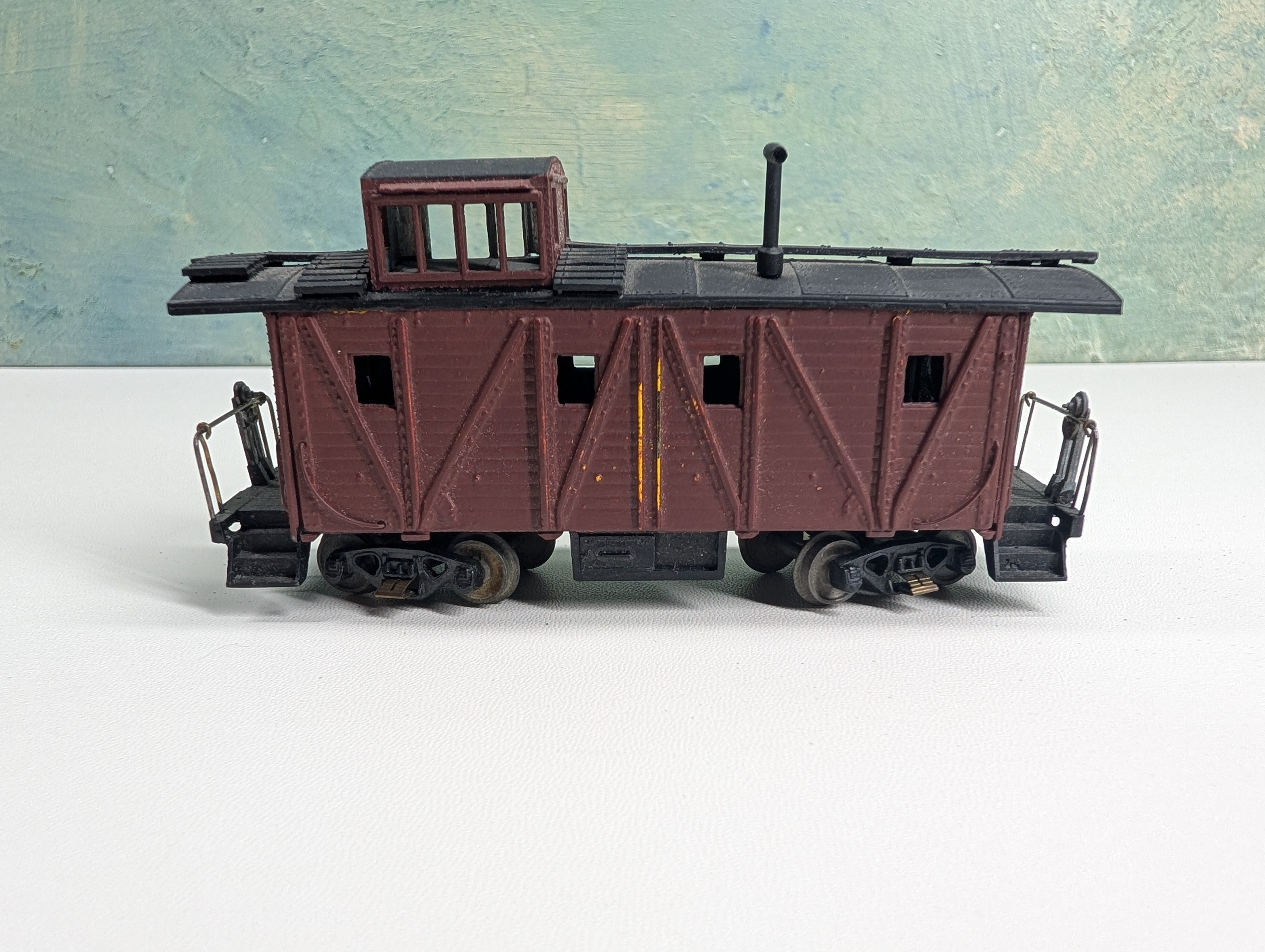 USED Roundhouse HO Scale All Metal Caboose Truss Side Undecorated
