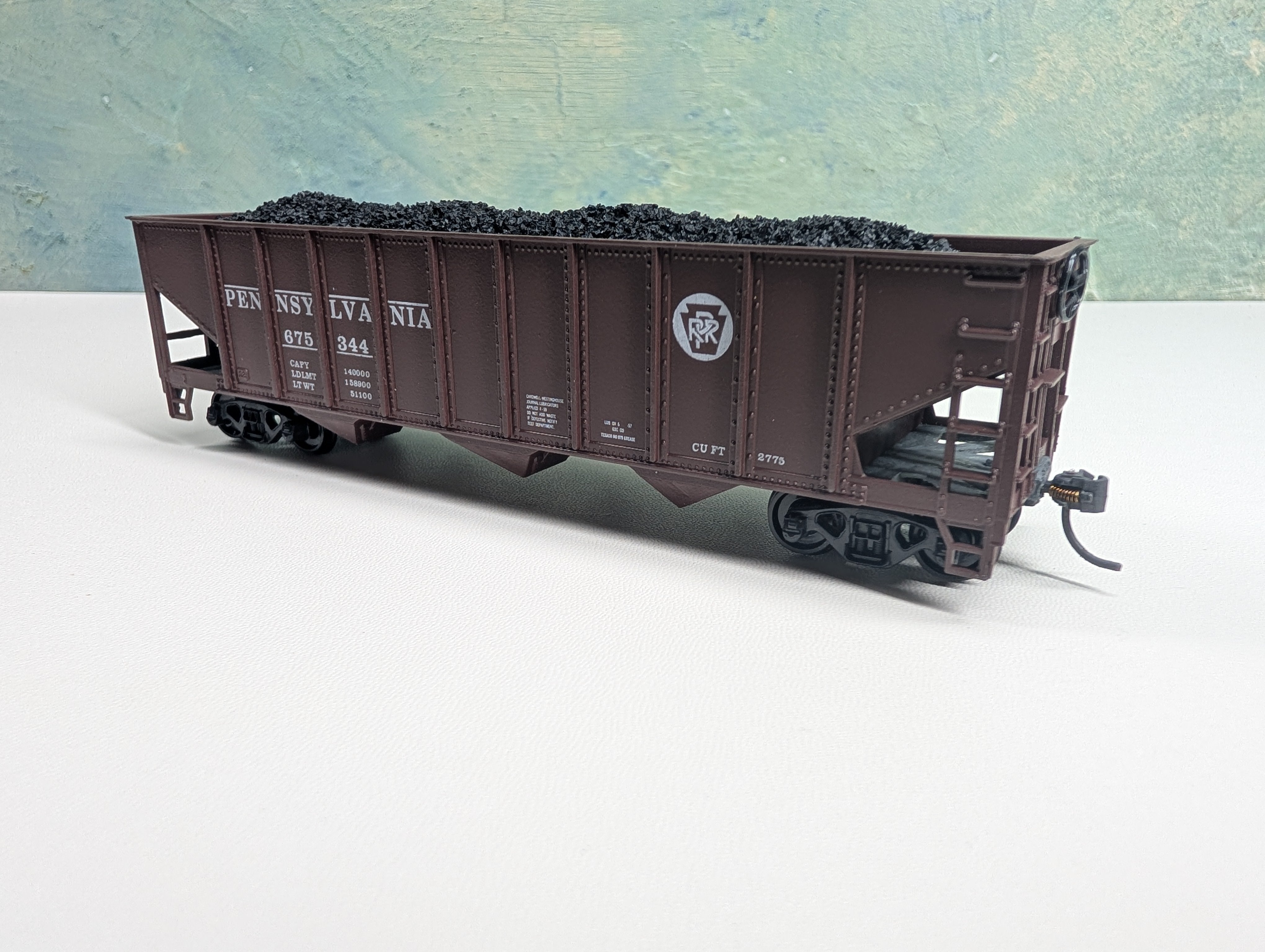 USED Roundhouse HO Scale Hopper w/ Coal Load Pennsylvania PRR #675344