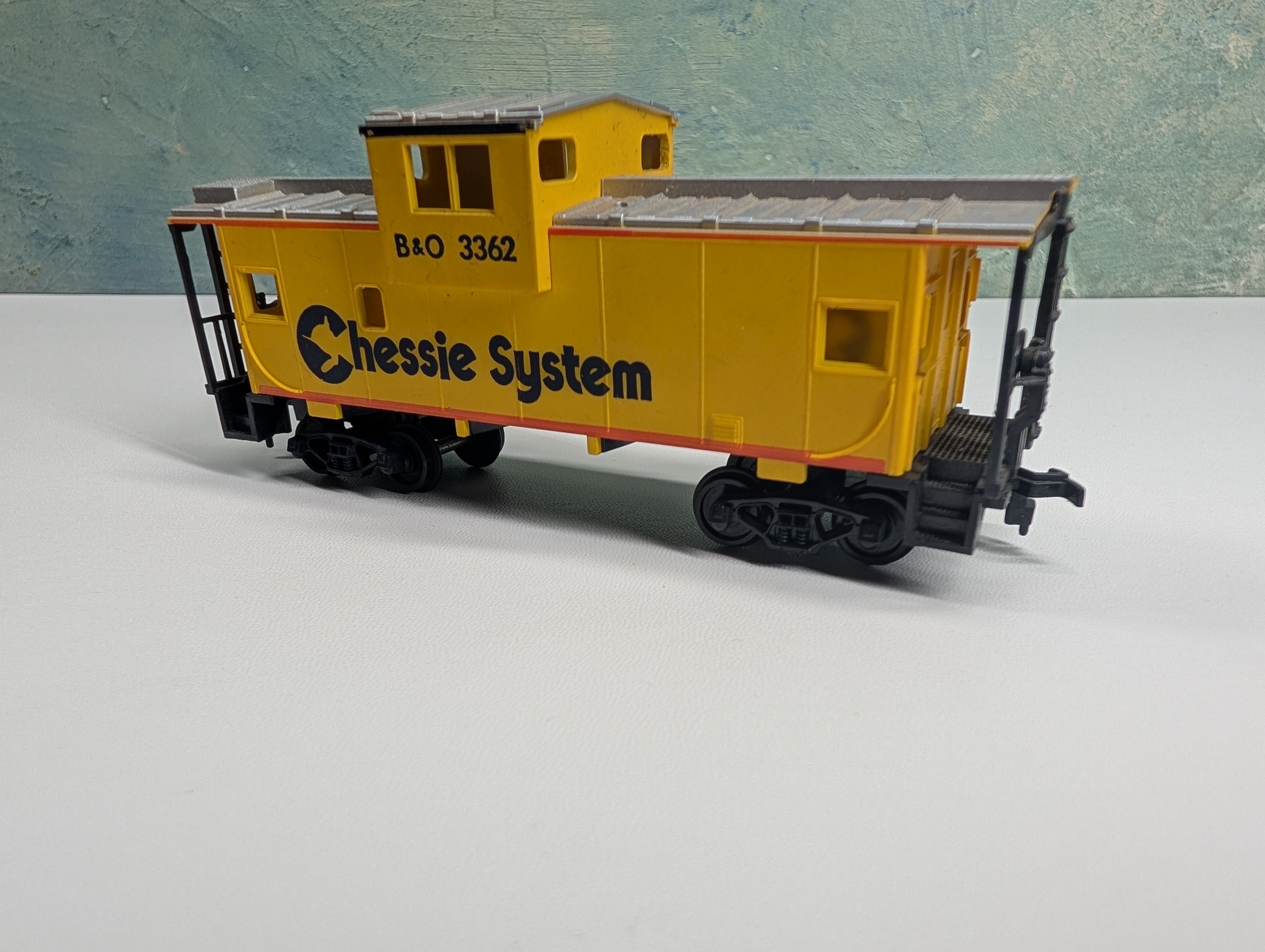 USED Cox HO Scale Caboose Chessie System B&O #3362