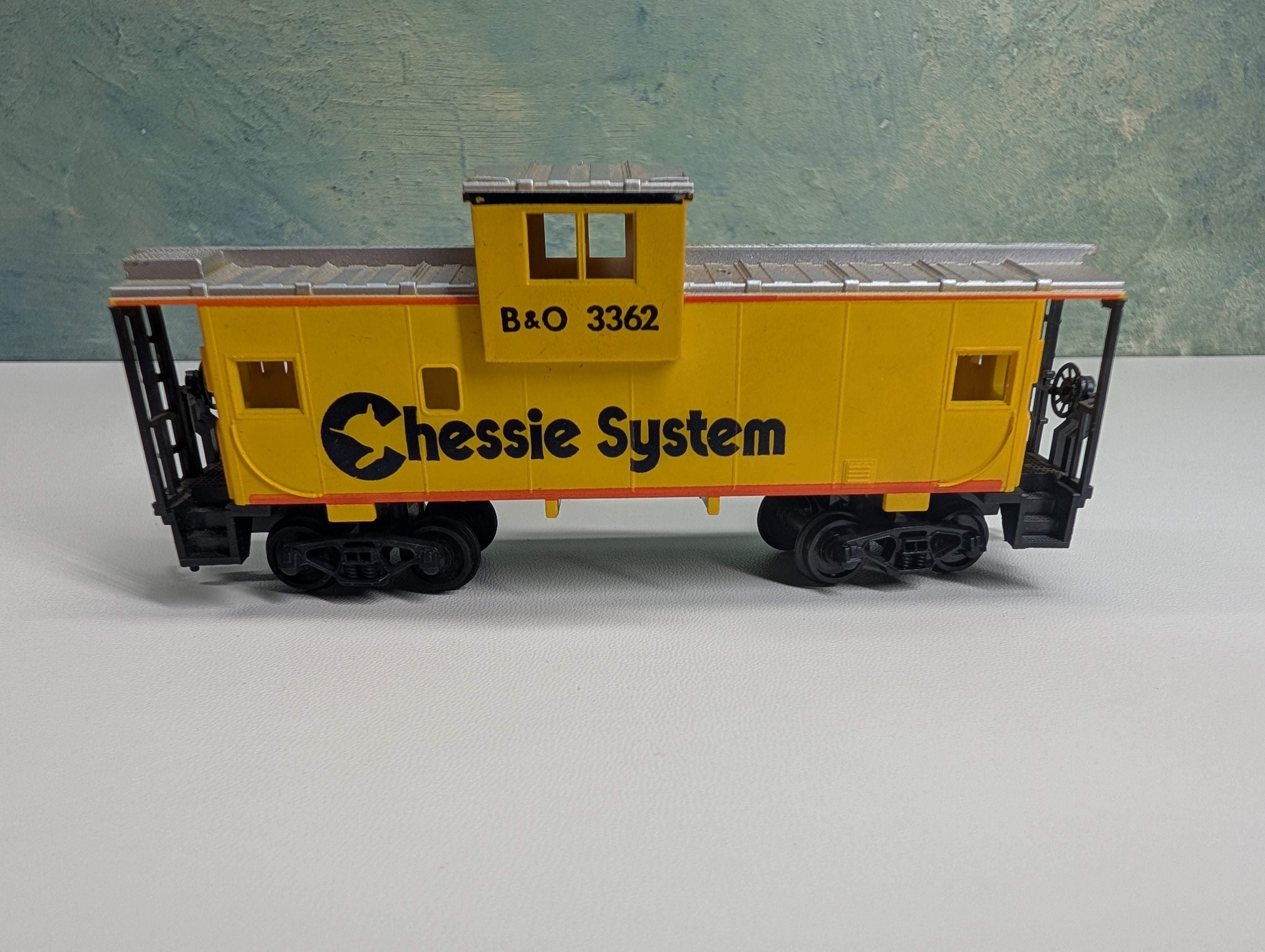 USED Cox HO Scale Caboose Chessie System B&O #3362