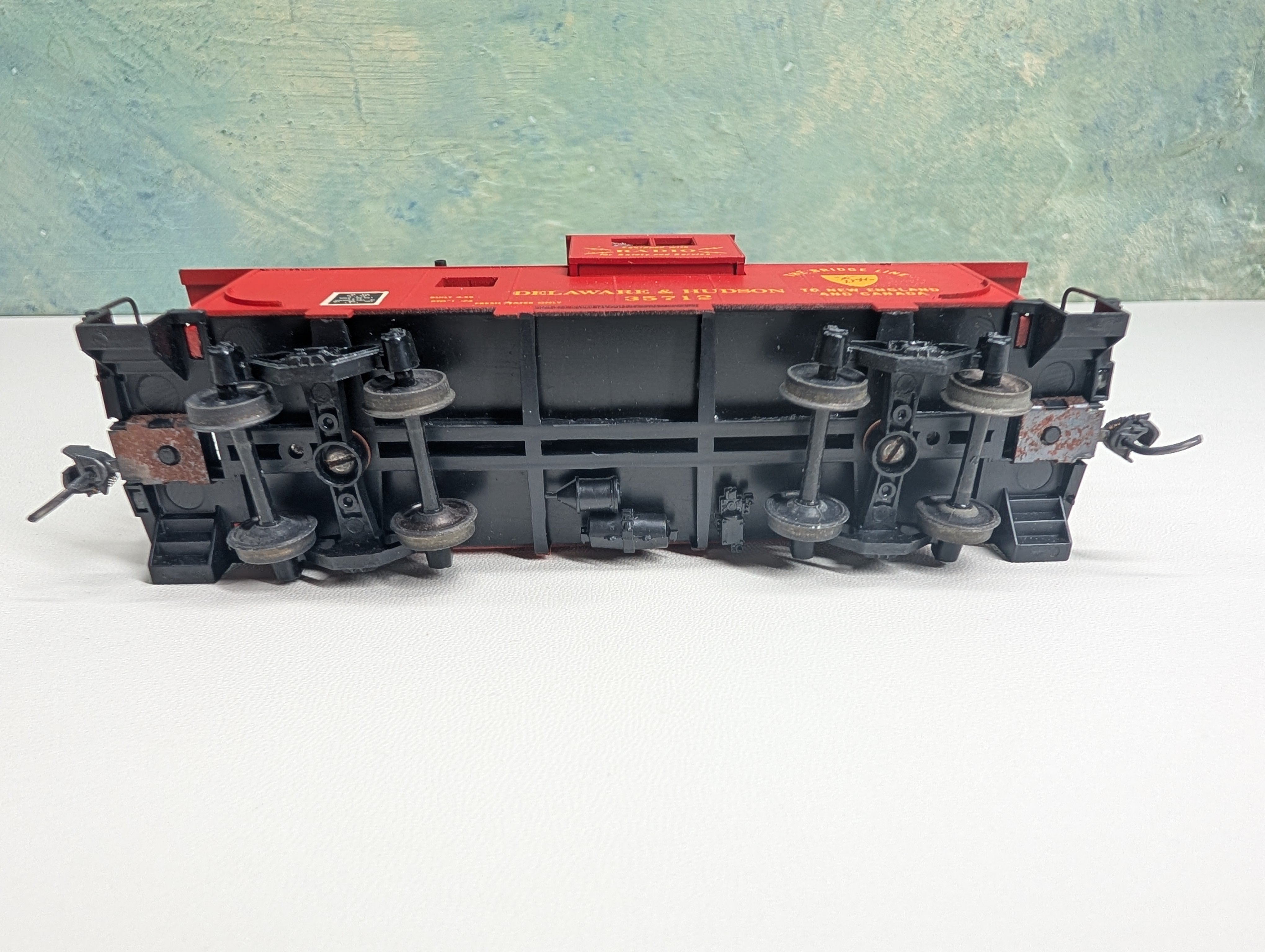 USED Athearn HO Scale Caboose Delaware and Hudson DH #35712 Decal