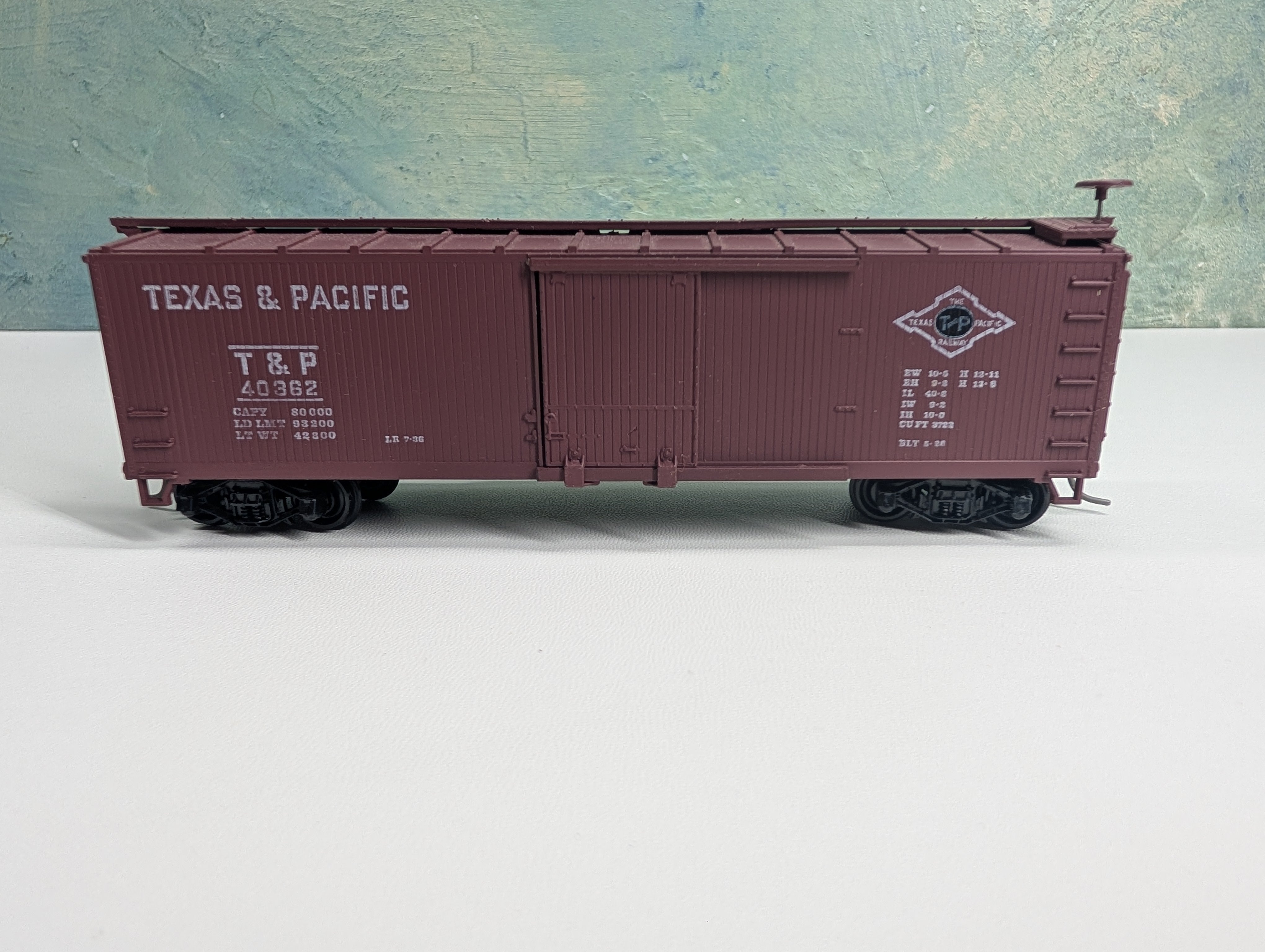 USED TRAIN MINIATURE HO Scale Wooden Box Car Texas and Pacific T&P #40362
