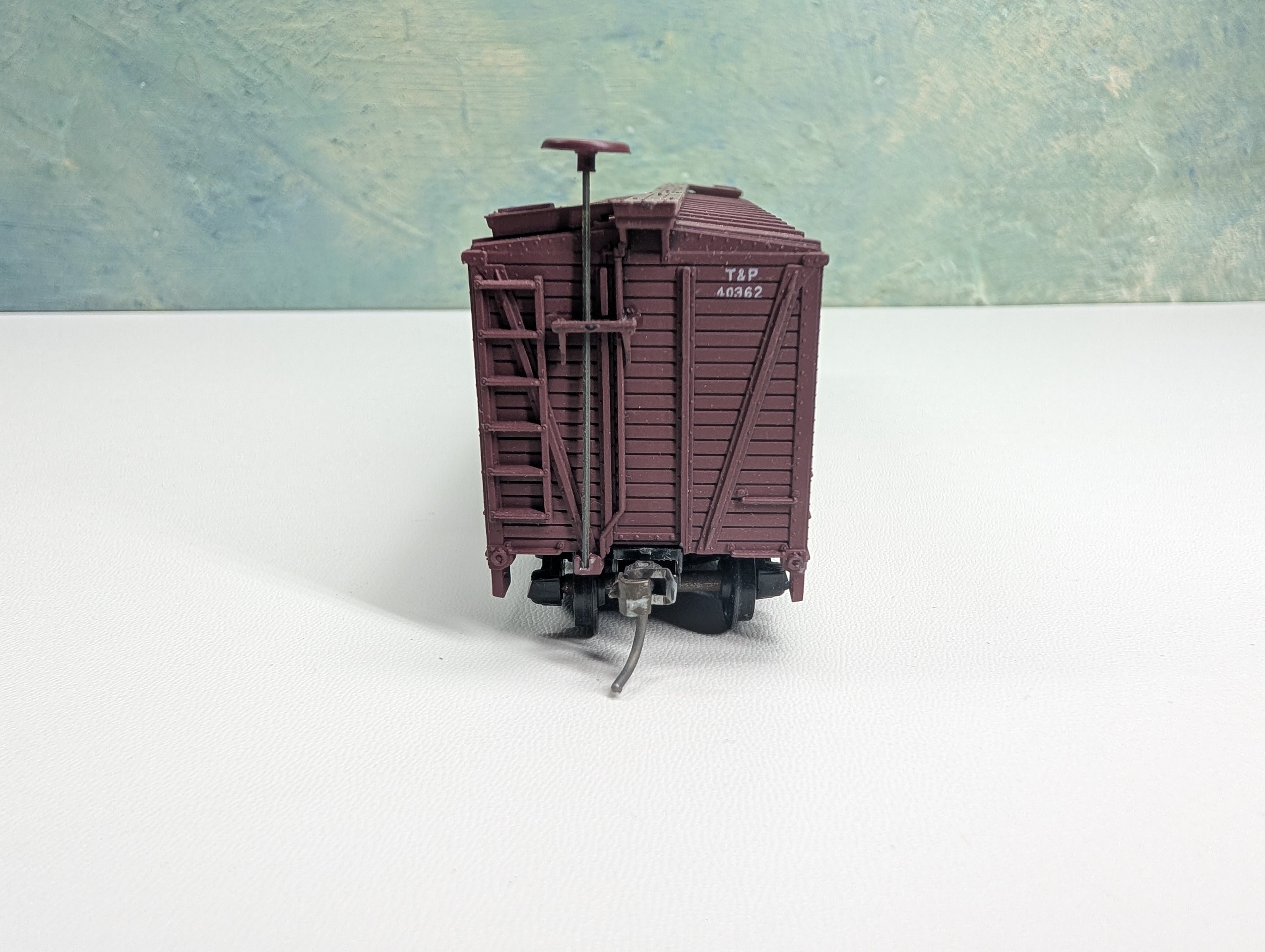 USED TRAIN MINIATURE HO Scale Wooden Box Car Texas and Pacific T&P #40362