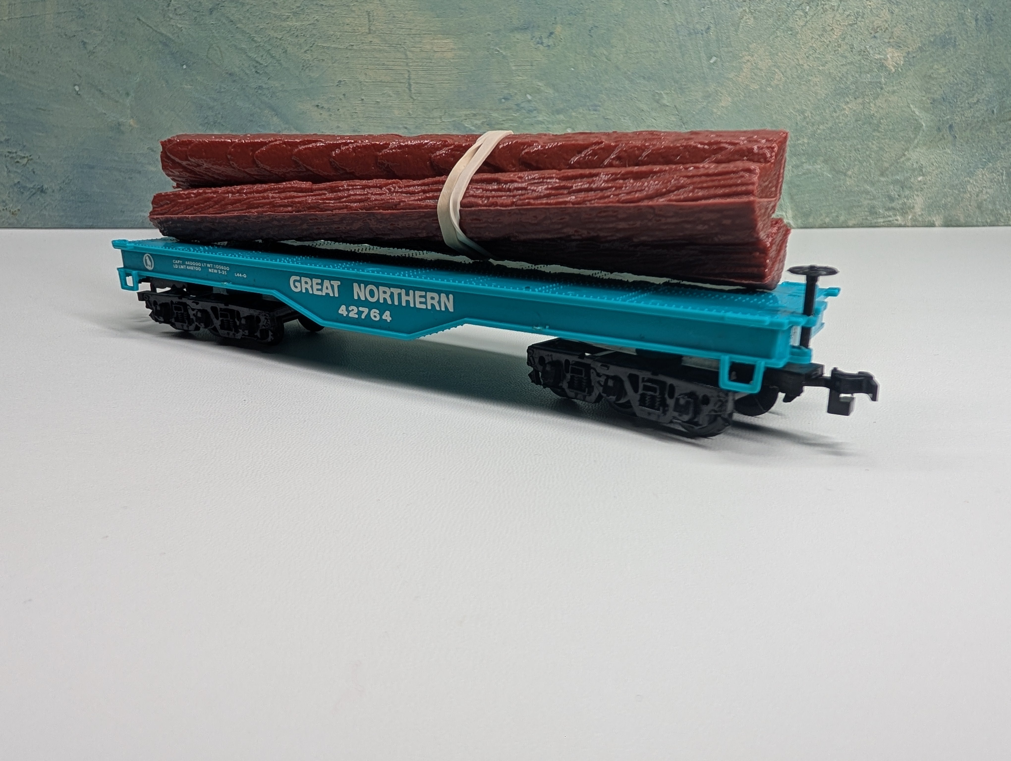 USED Bachmann HO Scale Flat Car w/ Lumber Load Great Northern GN #42764