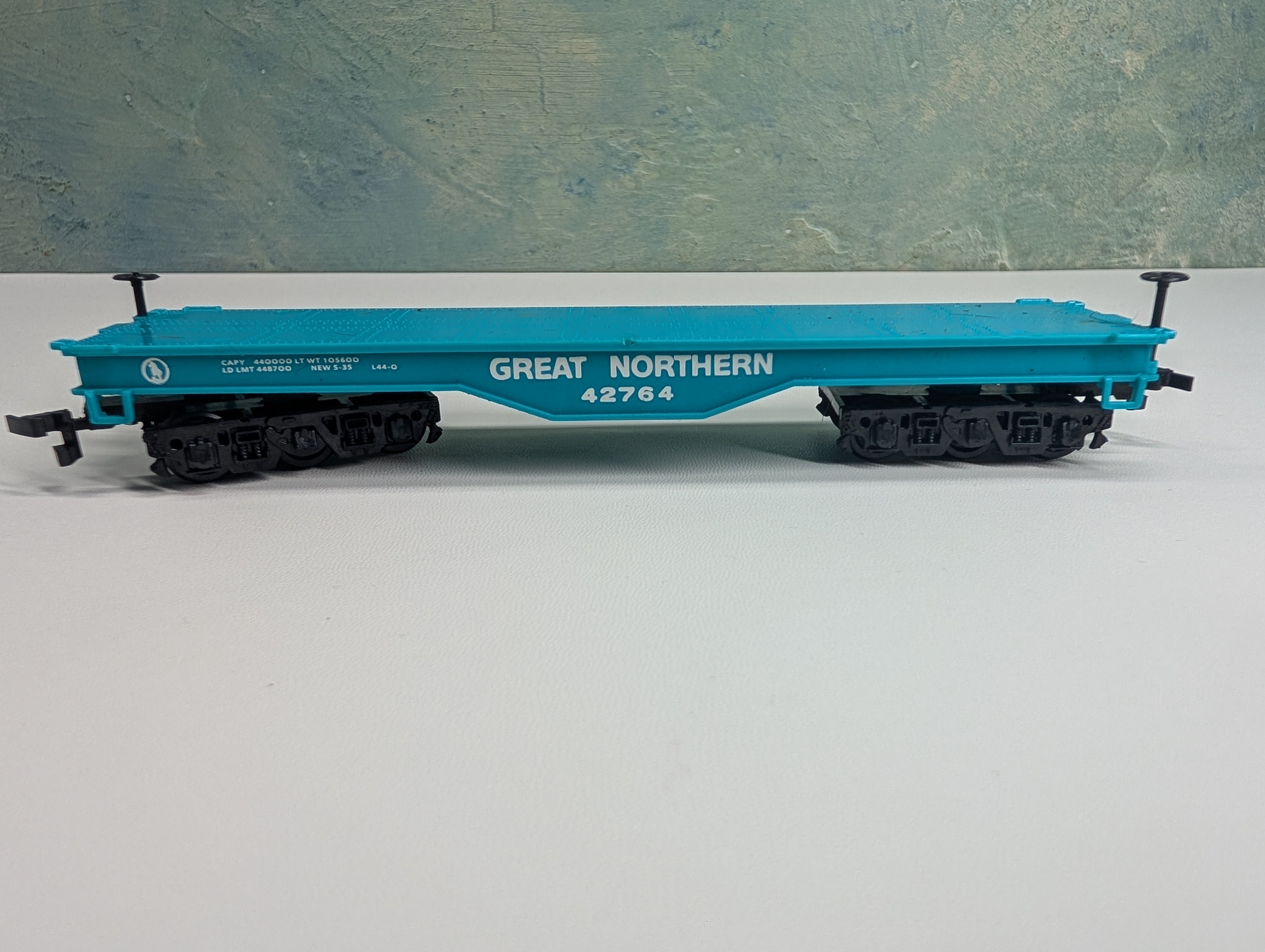 USED Bachmann HO Scale Flat Car w/ Lumber Load Great Northern GN #42764