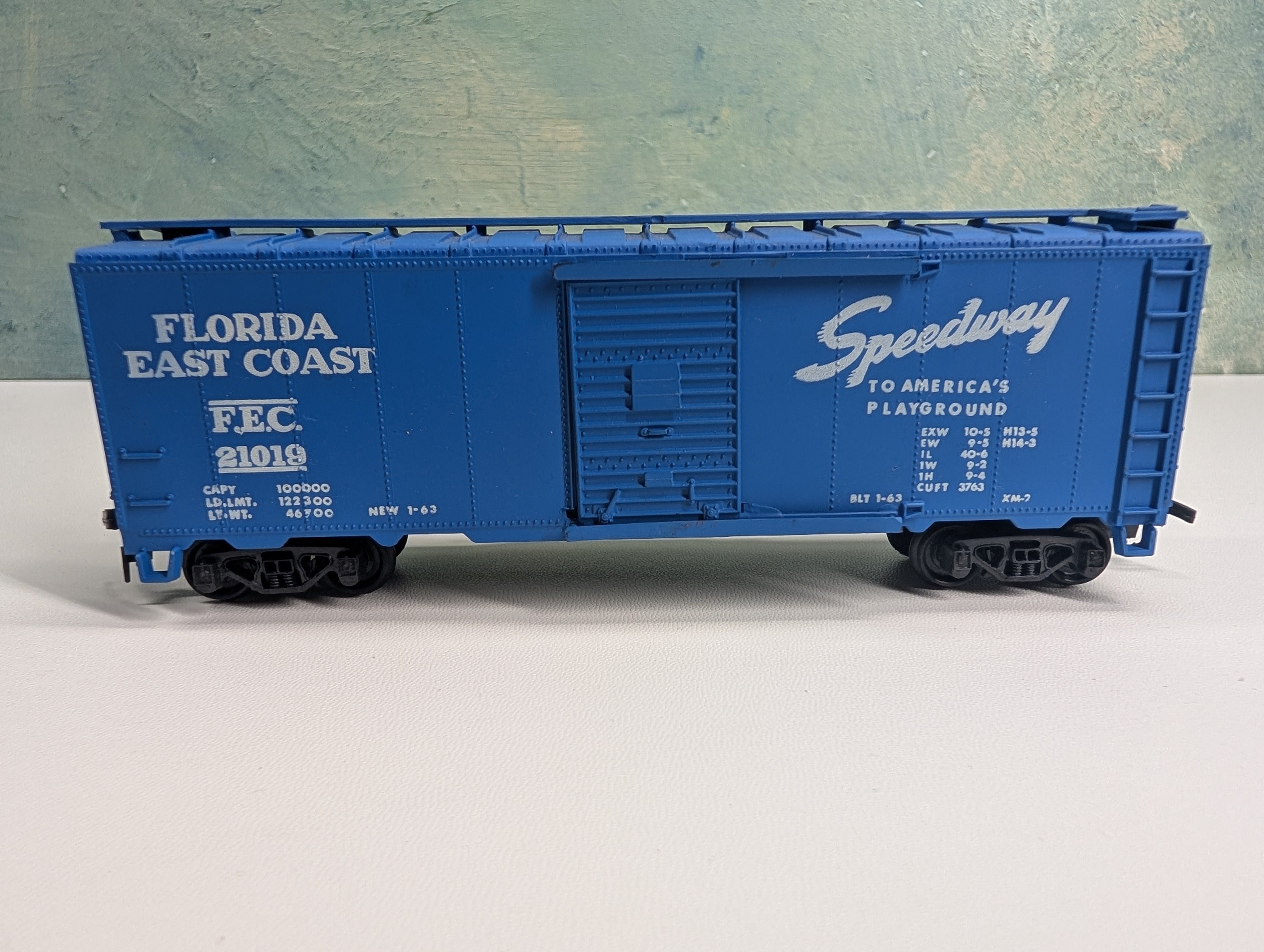 USED AHM HO Scale 40' Box Car Florida East Coast FEC #21019
