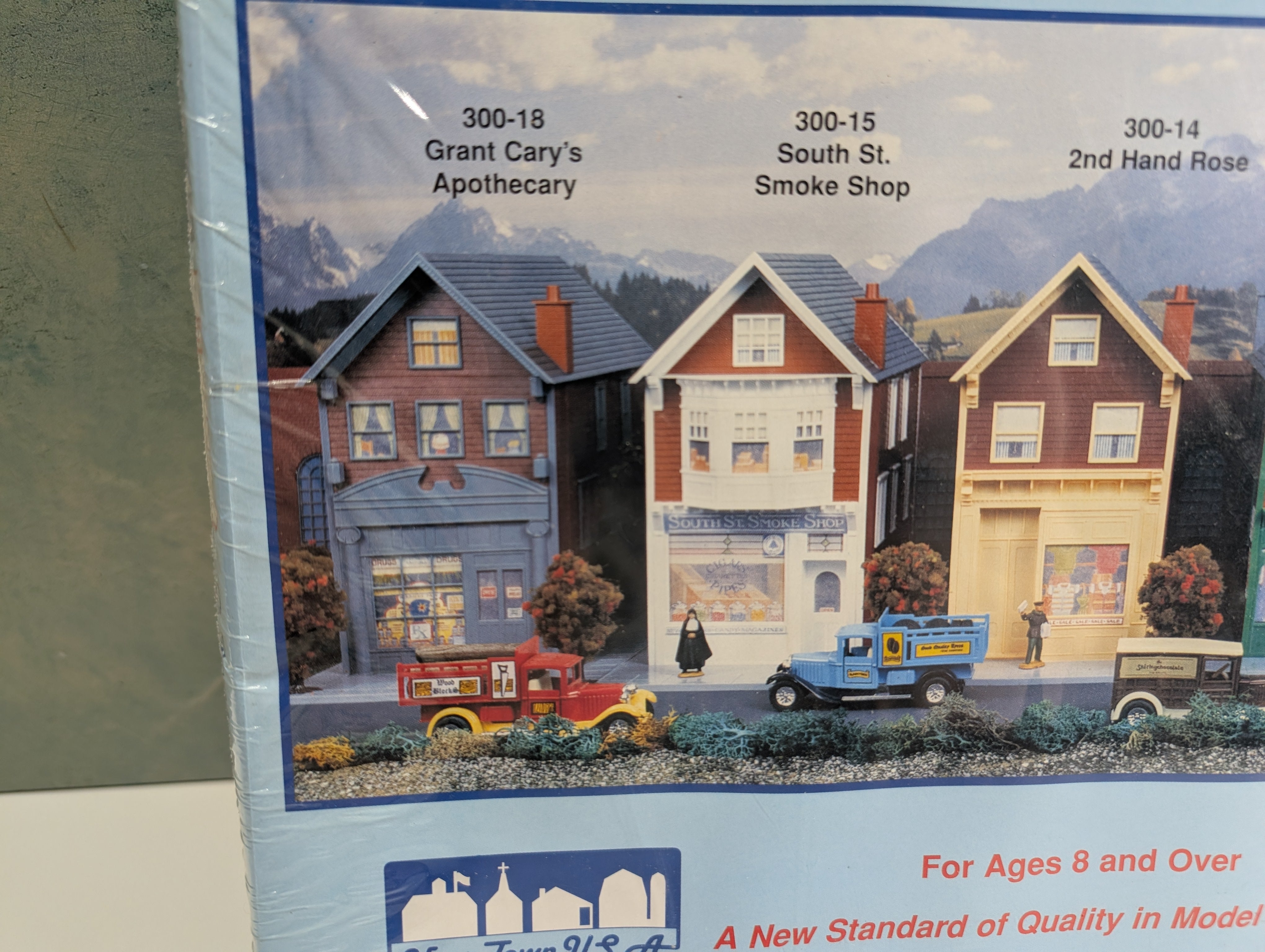 IHC 300-18 O Homes of Yesterday and Today Row Home Grant Cary's Apothecary KIT
