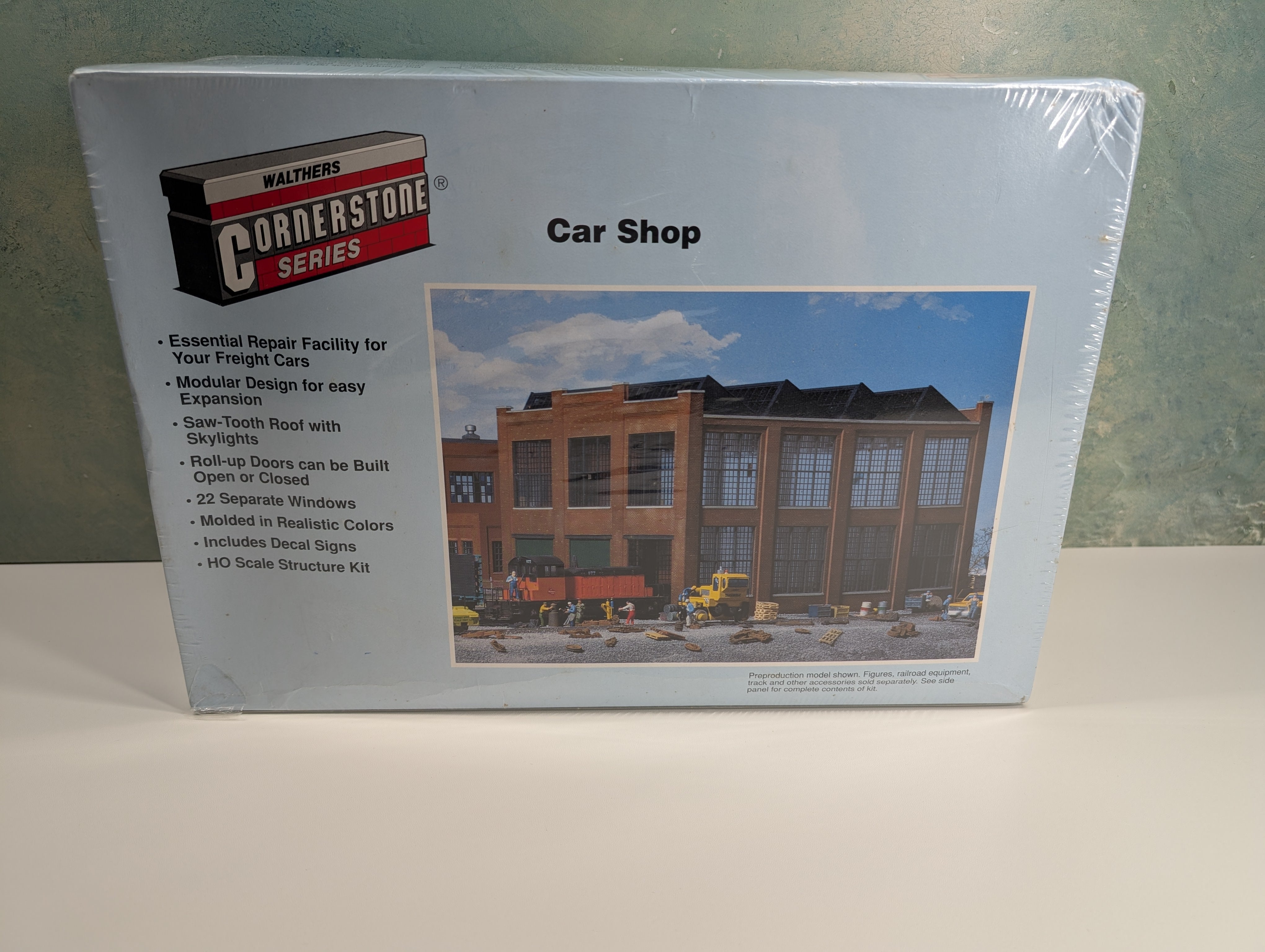 Walthers Cornerstone 933-3040 HO Scale Car Shop, Brick Workshop KIT