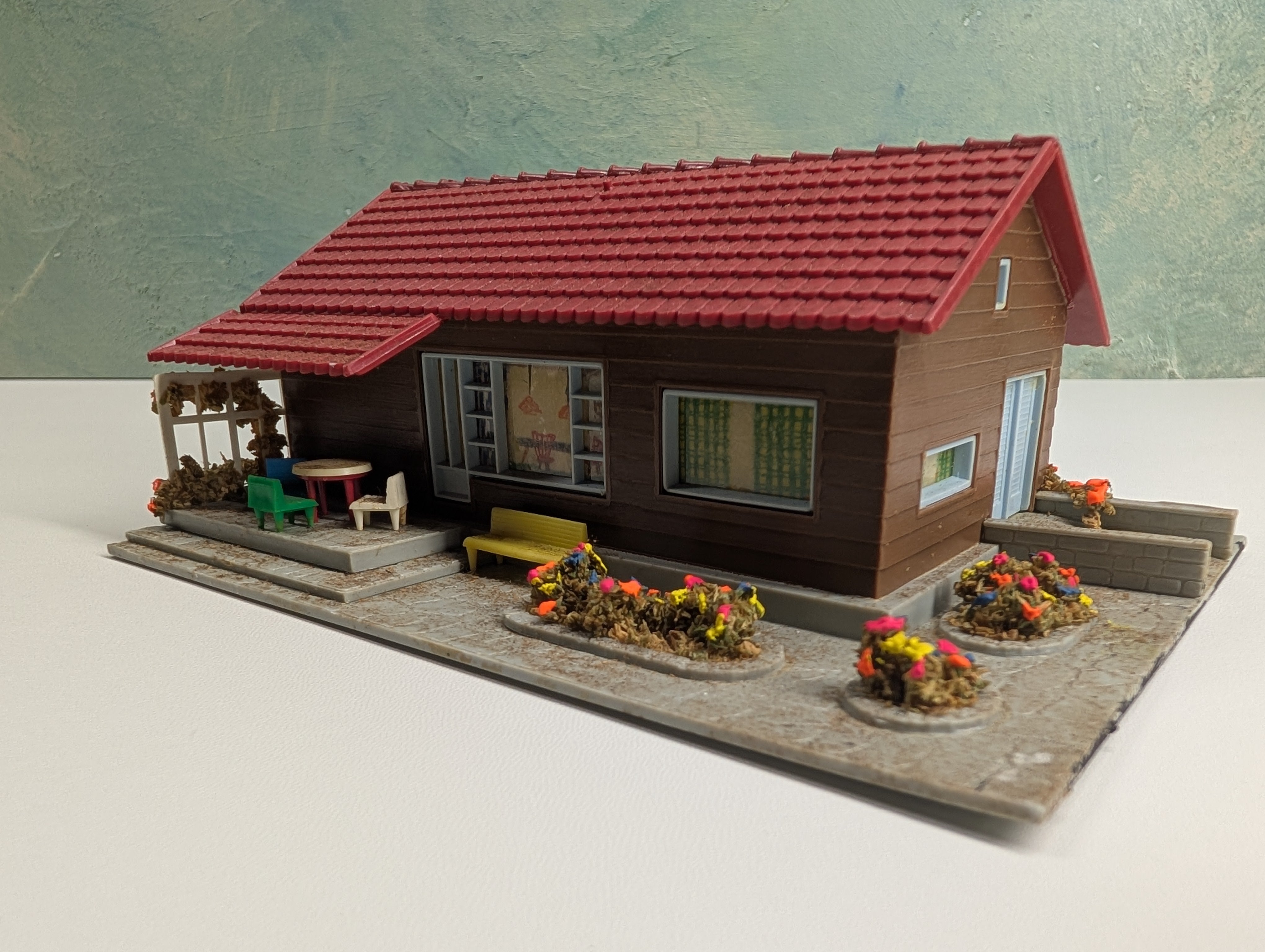 USED Hoffman 518 HO Scale Home with Patio