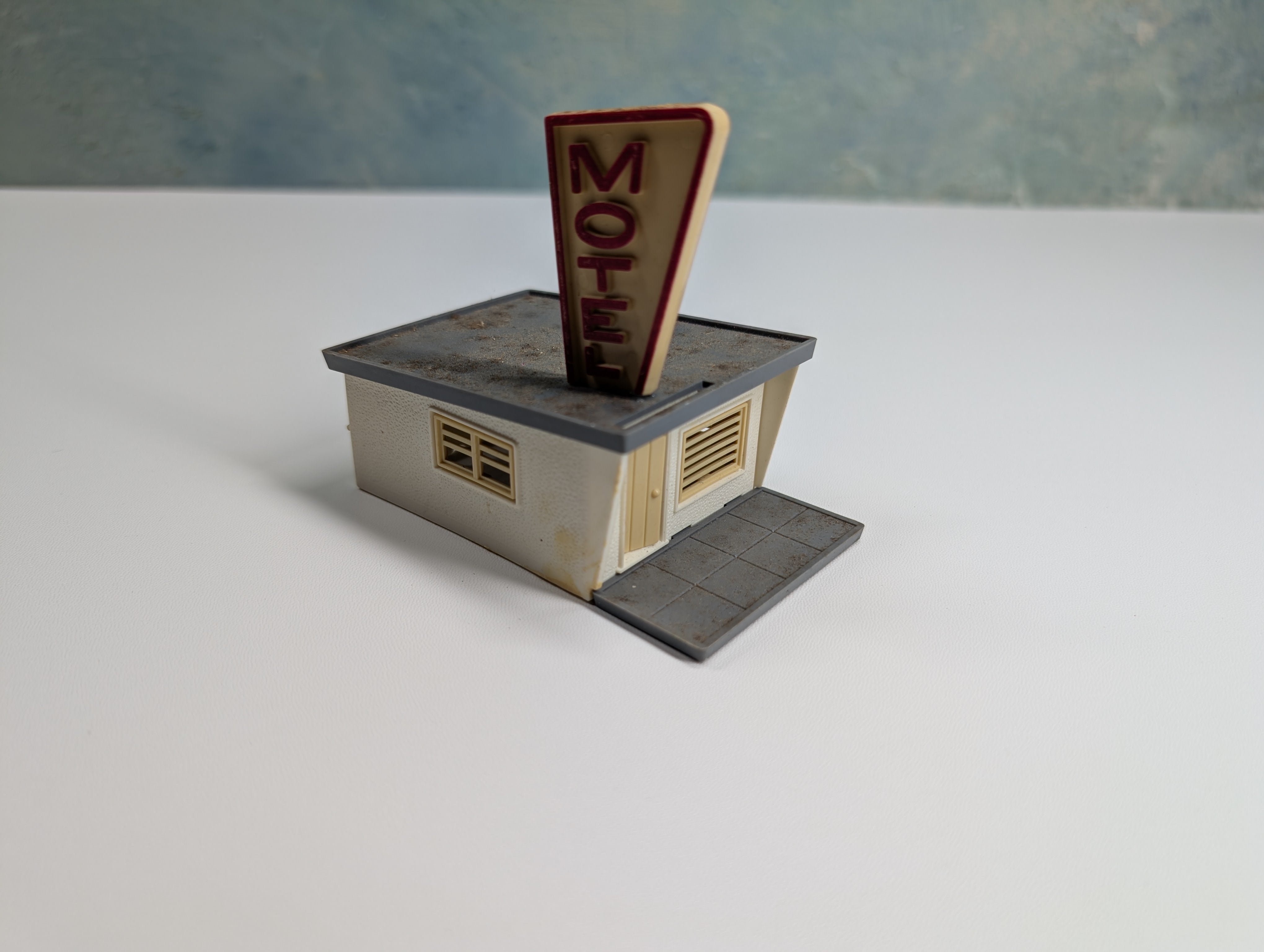 USED HO Scale Motel Office