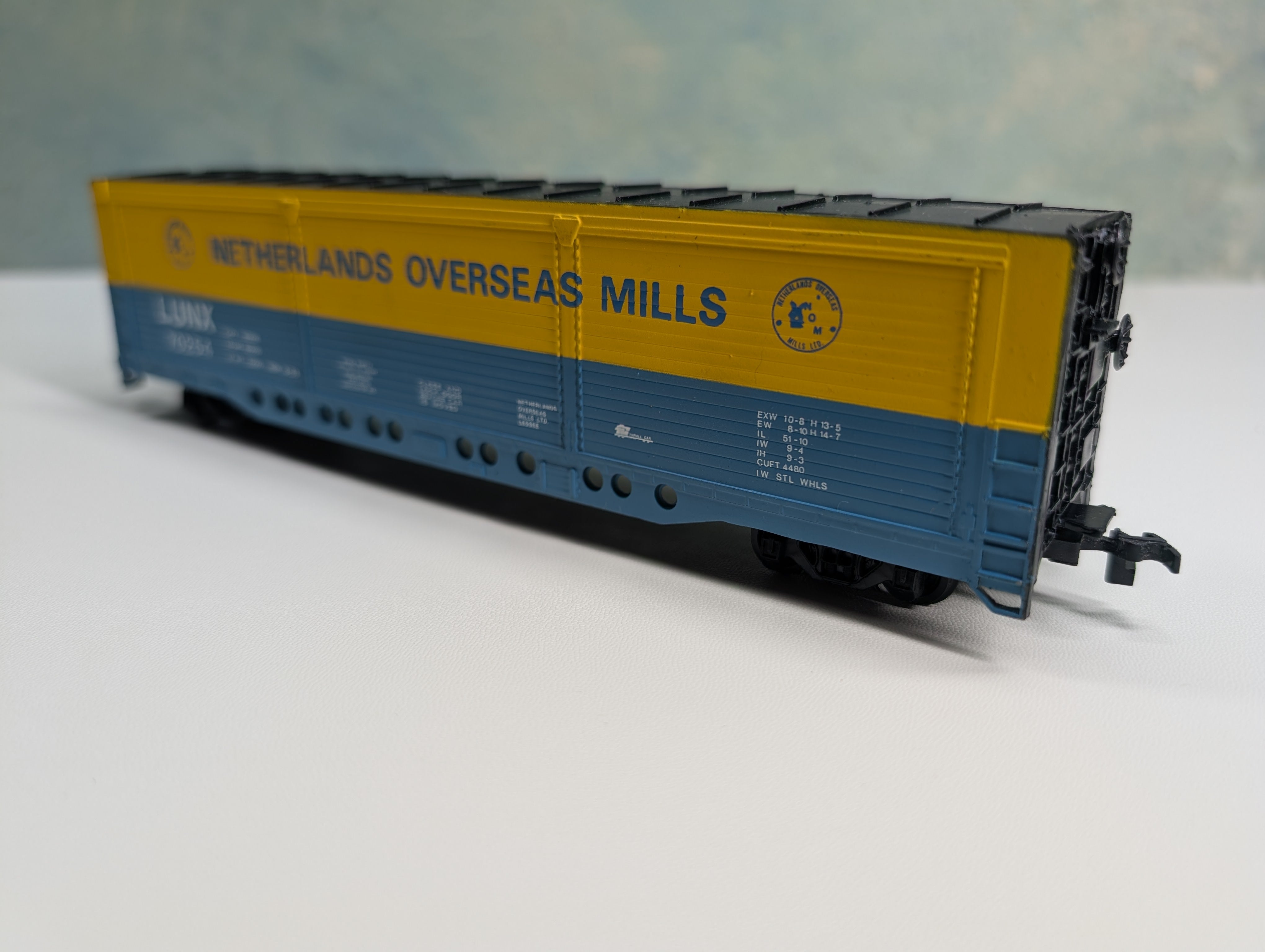 USED Bachmann HO Scale All Door Box Car Netherlands Overseas Mills LUNX #70254