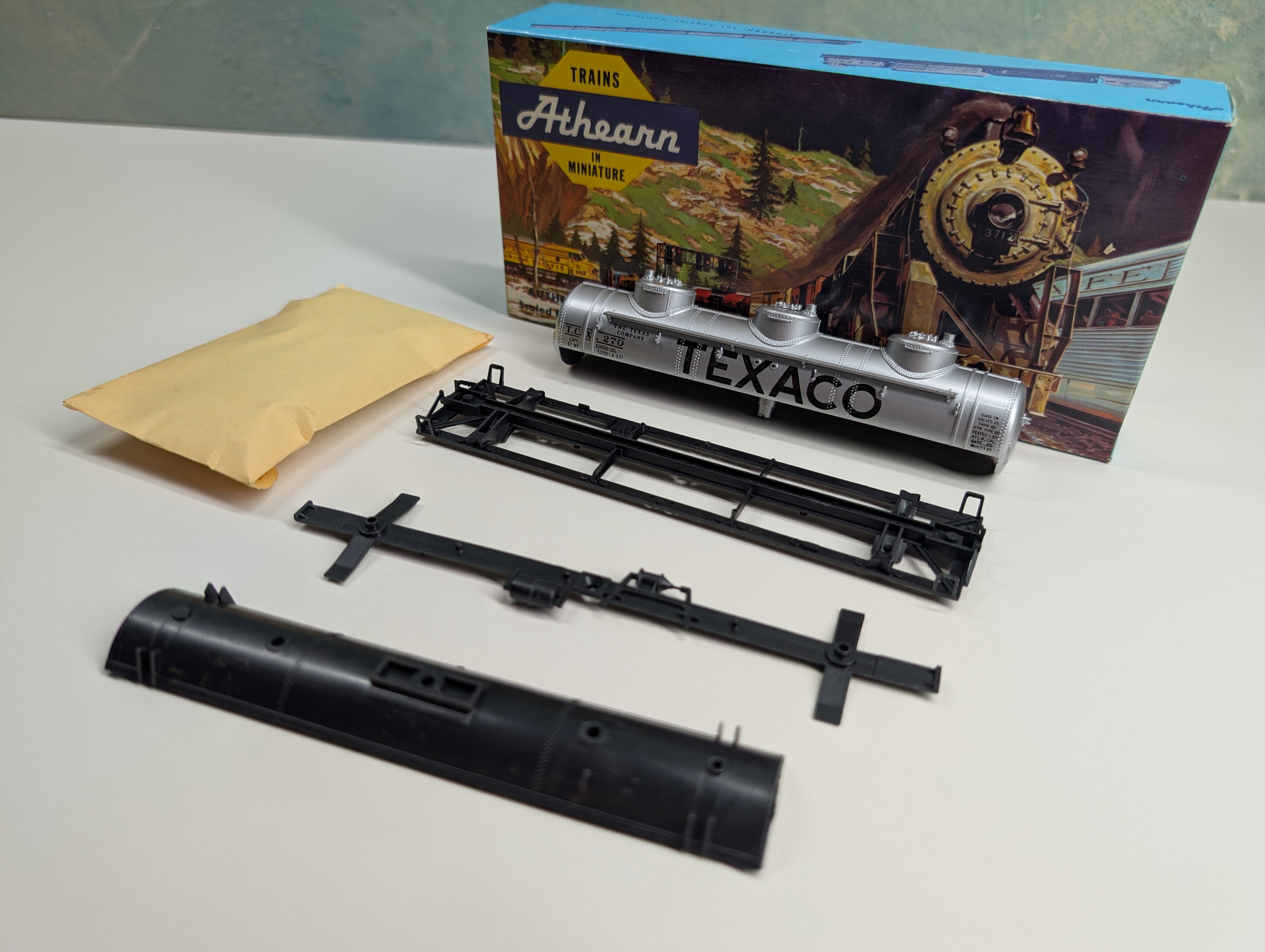 USED Athearn HO Scale Triple Dome Tank Car Texaco TCX #270 KIT