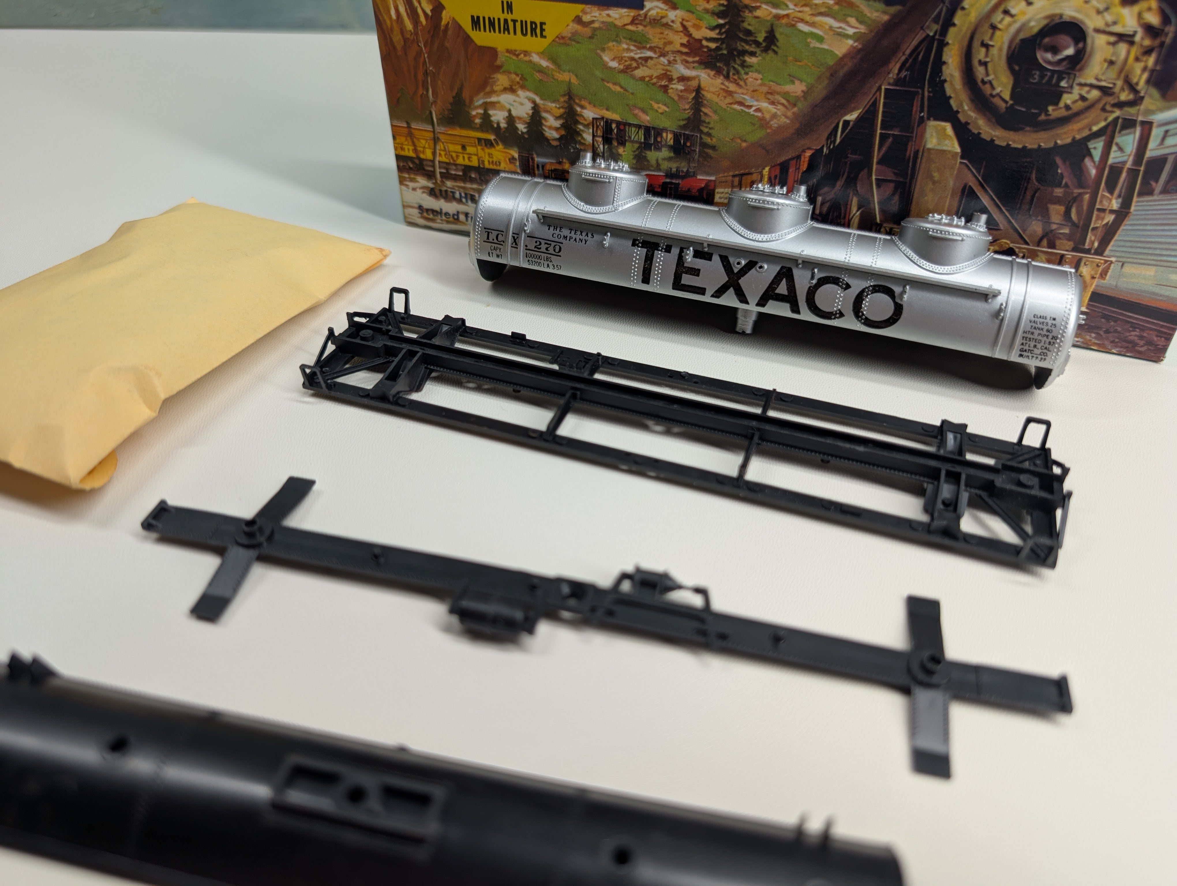 USED Athearn HO Scale Triple Dome Tank Car Texaco TCX #270 KIT