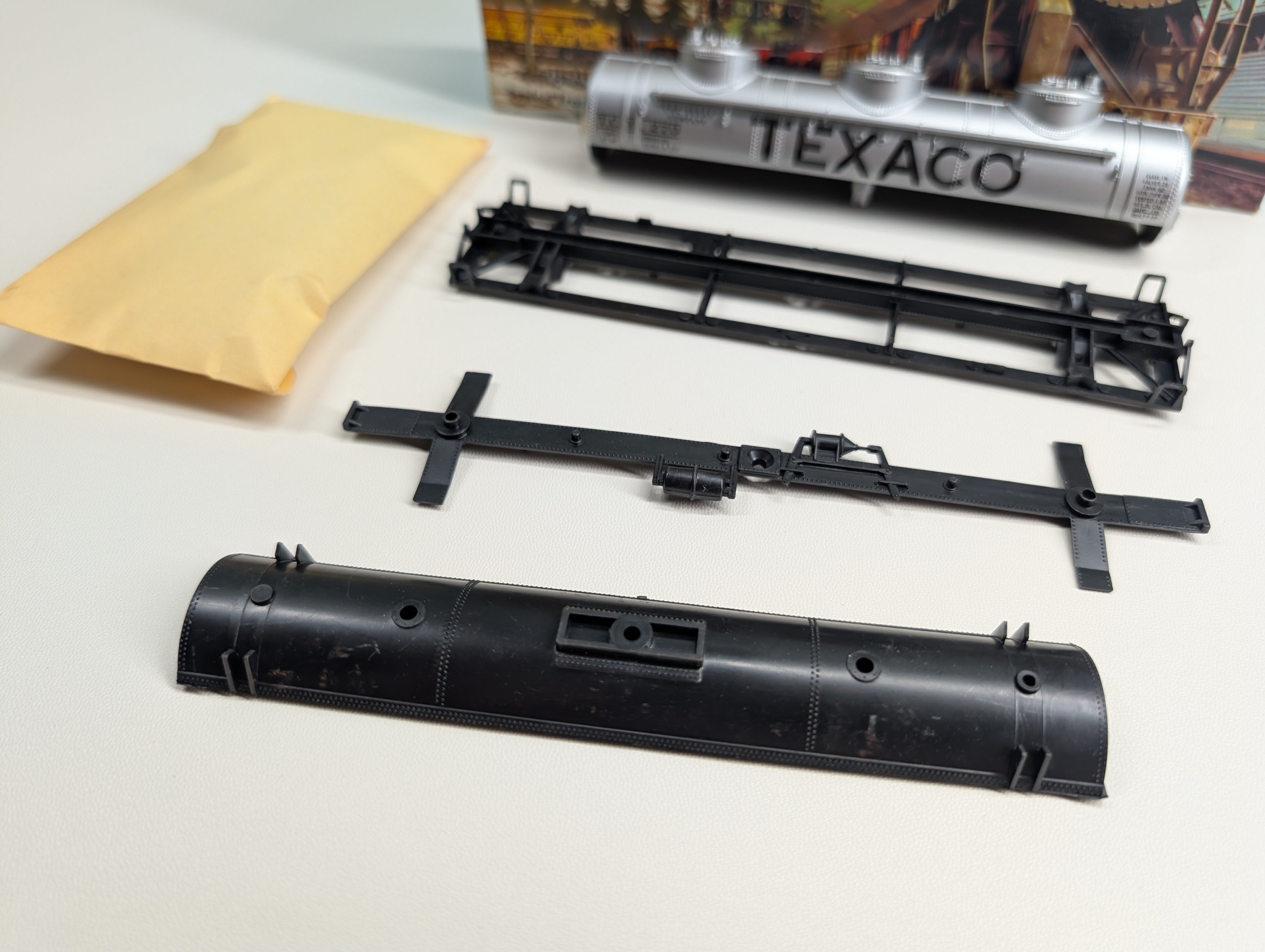 USED Athearn HO Scale Triple Dome Tank Car Texaco TCX #270 KIT