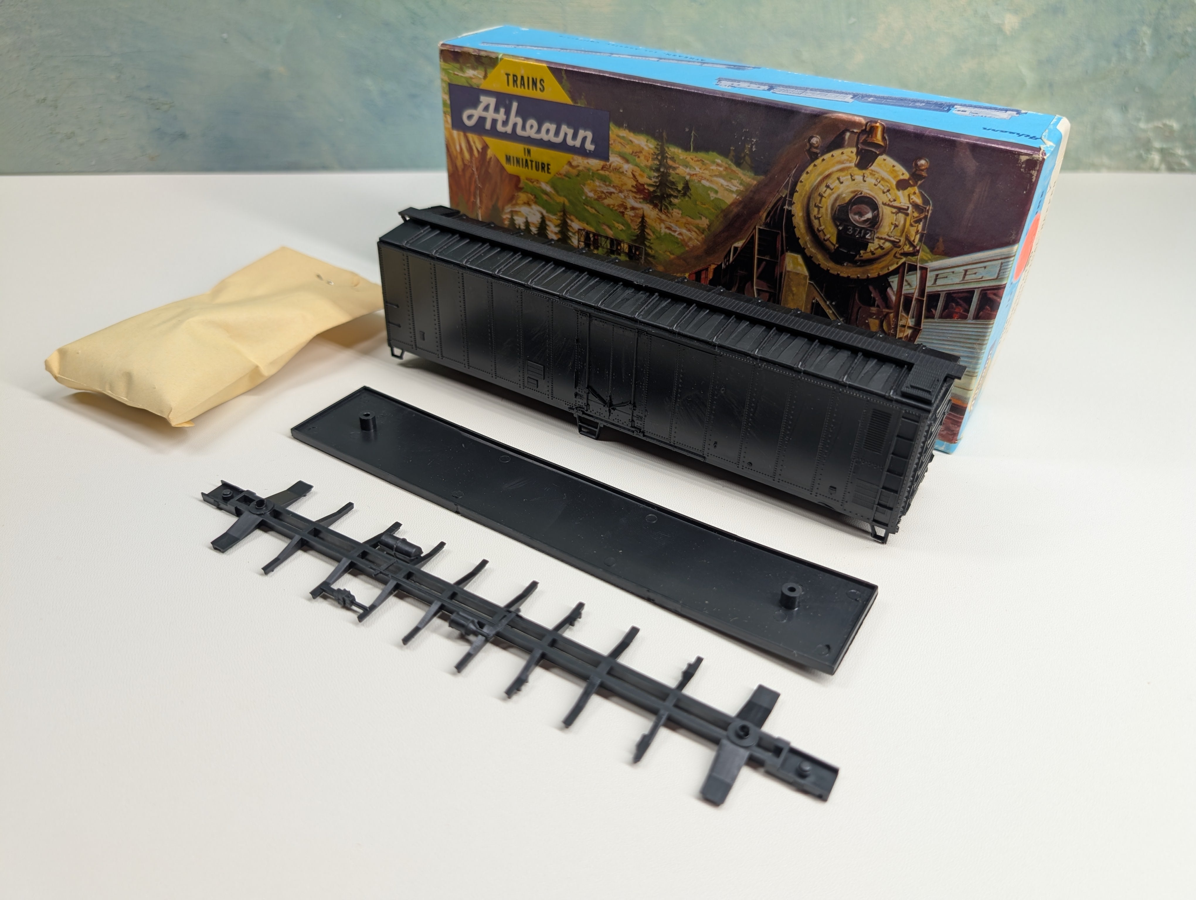 USED Athearn HO Scale Black Undecorated 50' Mechanical Reefer KIT