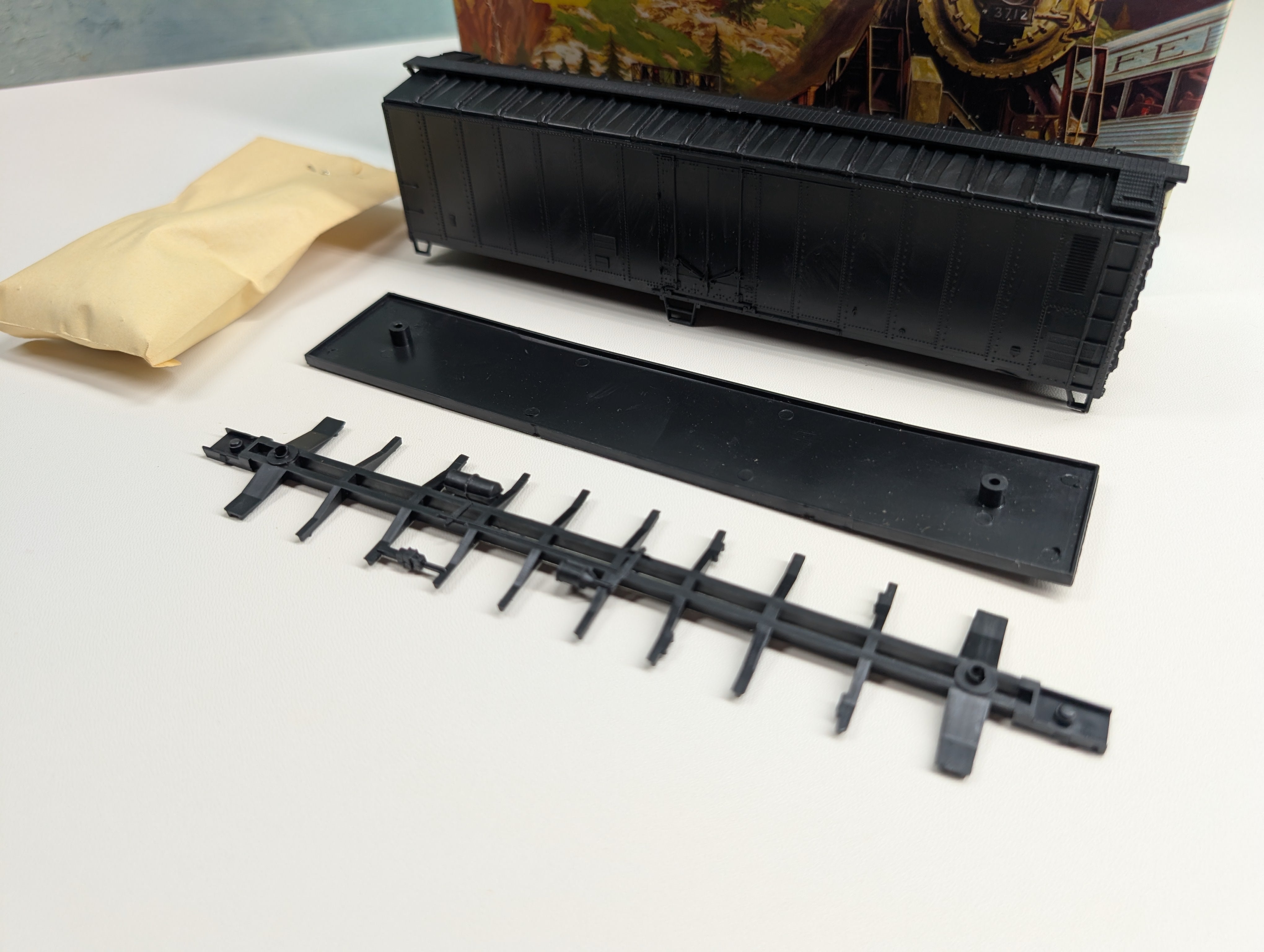 USED Athearn HO Scale Black Undecorated 50' Mechanical Reefer KIT