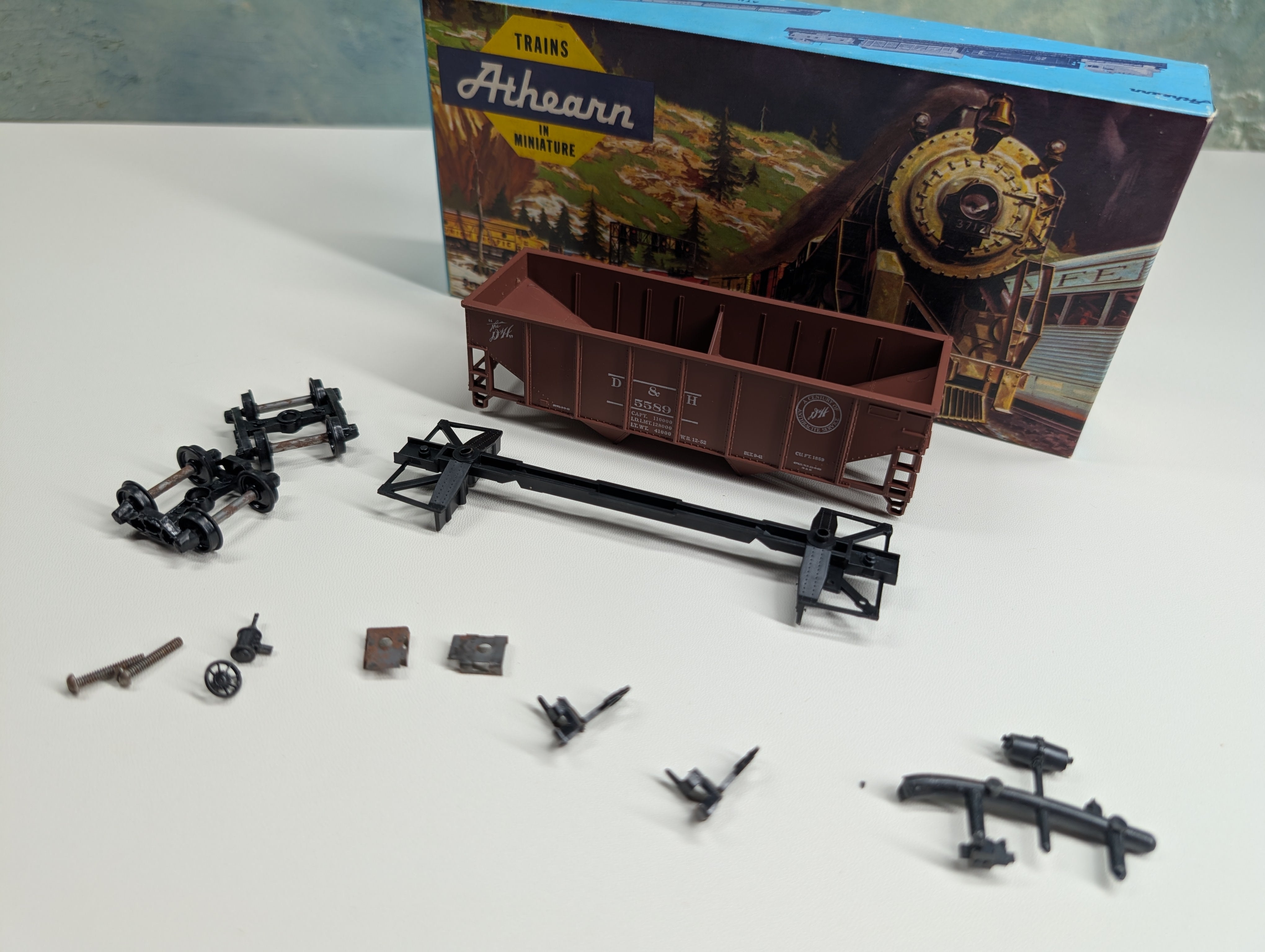 USED Athearn HO Scale 34' Ribbed Side Hopper Delaware and Hudson DH #5589 KIT