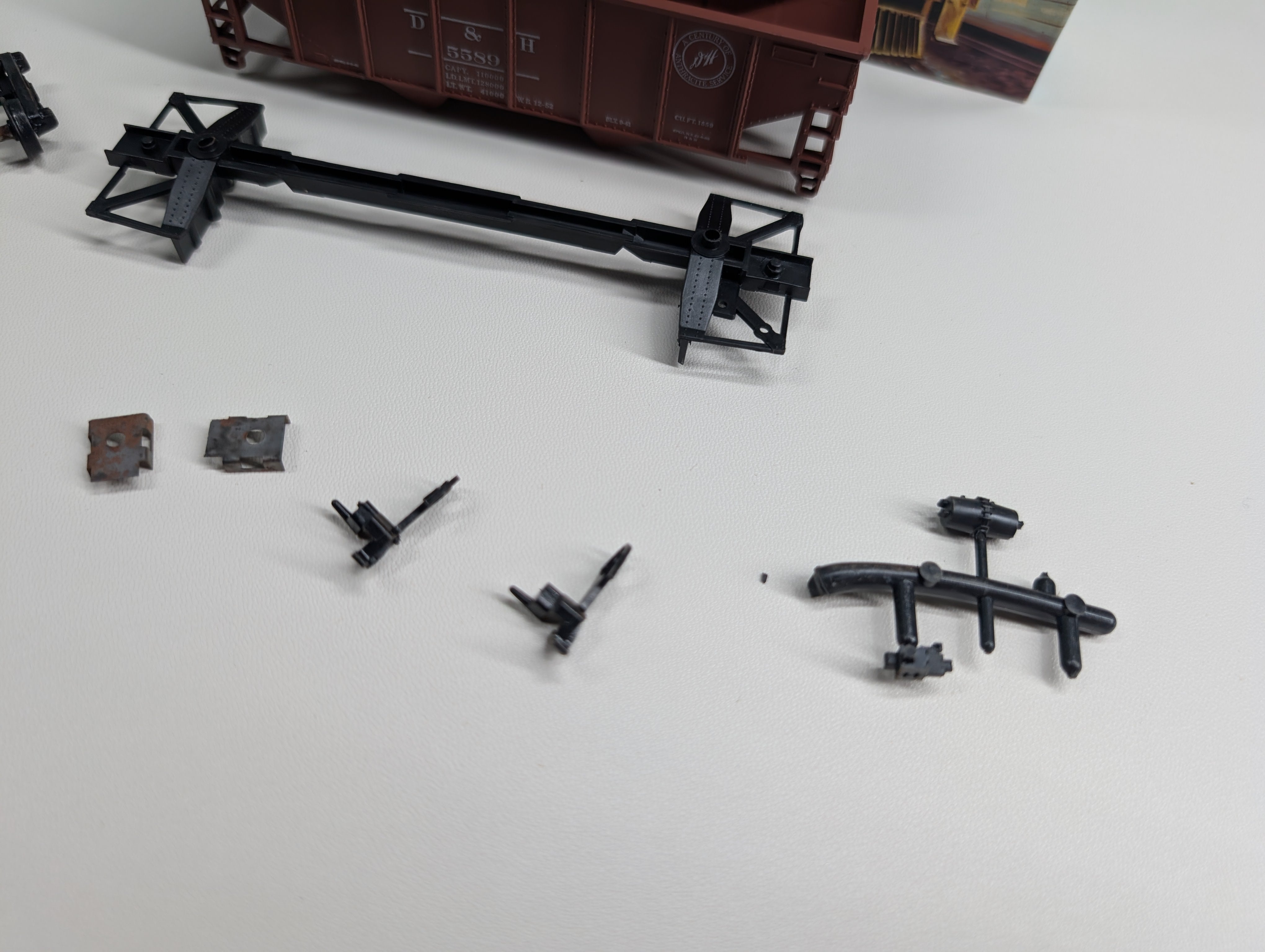 USED Athearn HO Scale 34' Ribbed Side Hopper Delaware and Hudson DH #5589 KIT