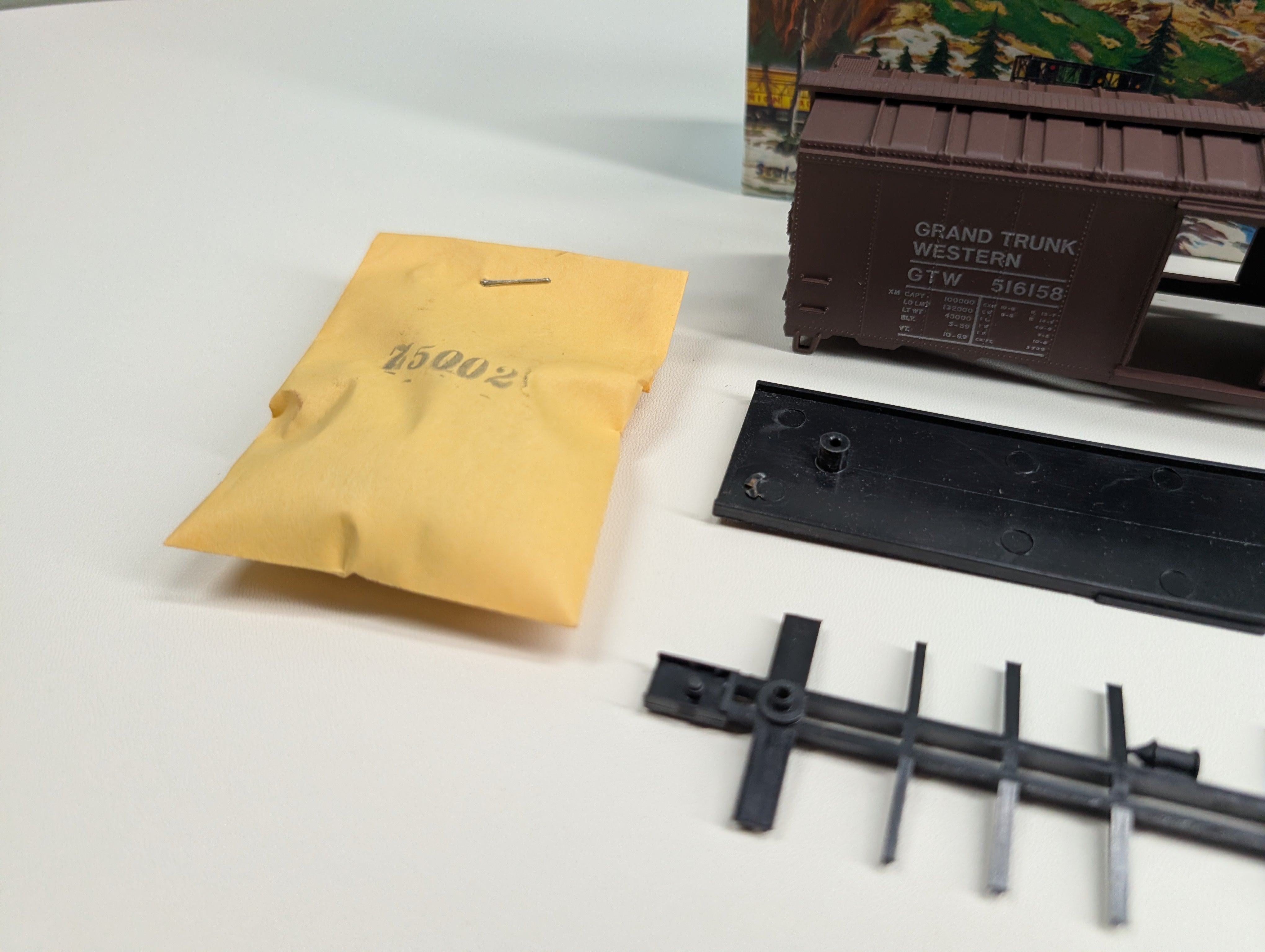 USED Athearn HO Scale 40' Box Car Grand Trunk Western GTW #516158 KIT