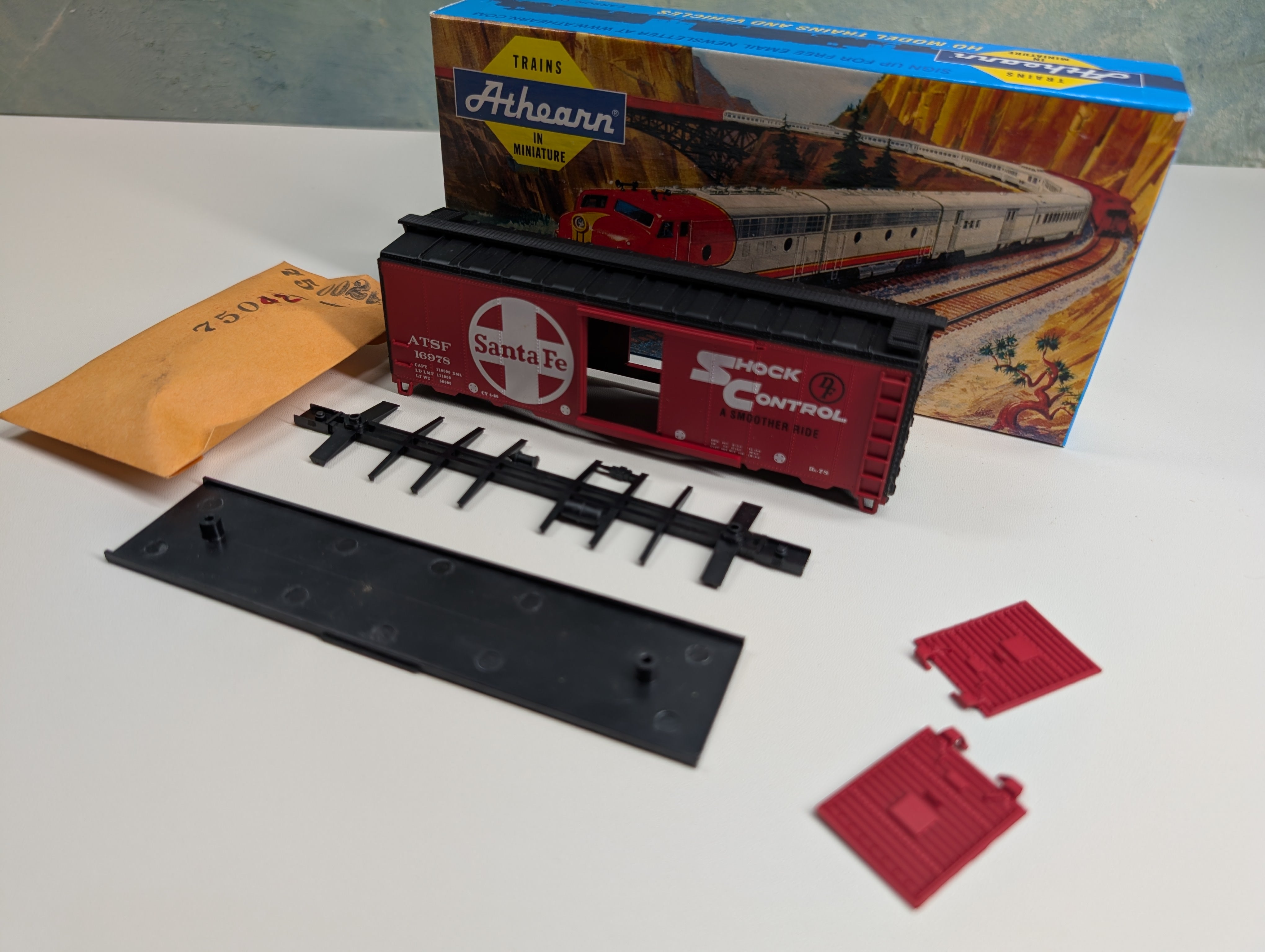 USED Athearn HO Scale 40' AAR Box Car Santa Fe ATSF #16978 KIT