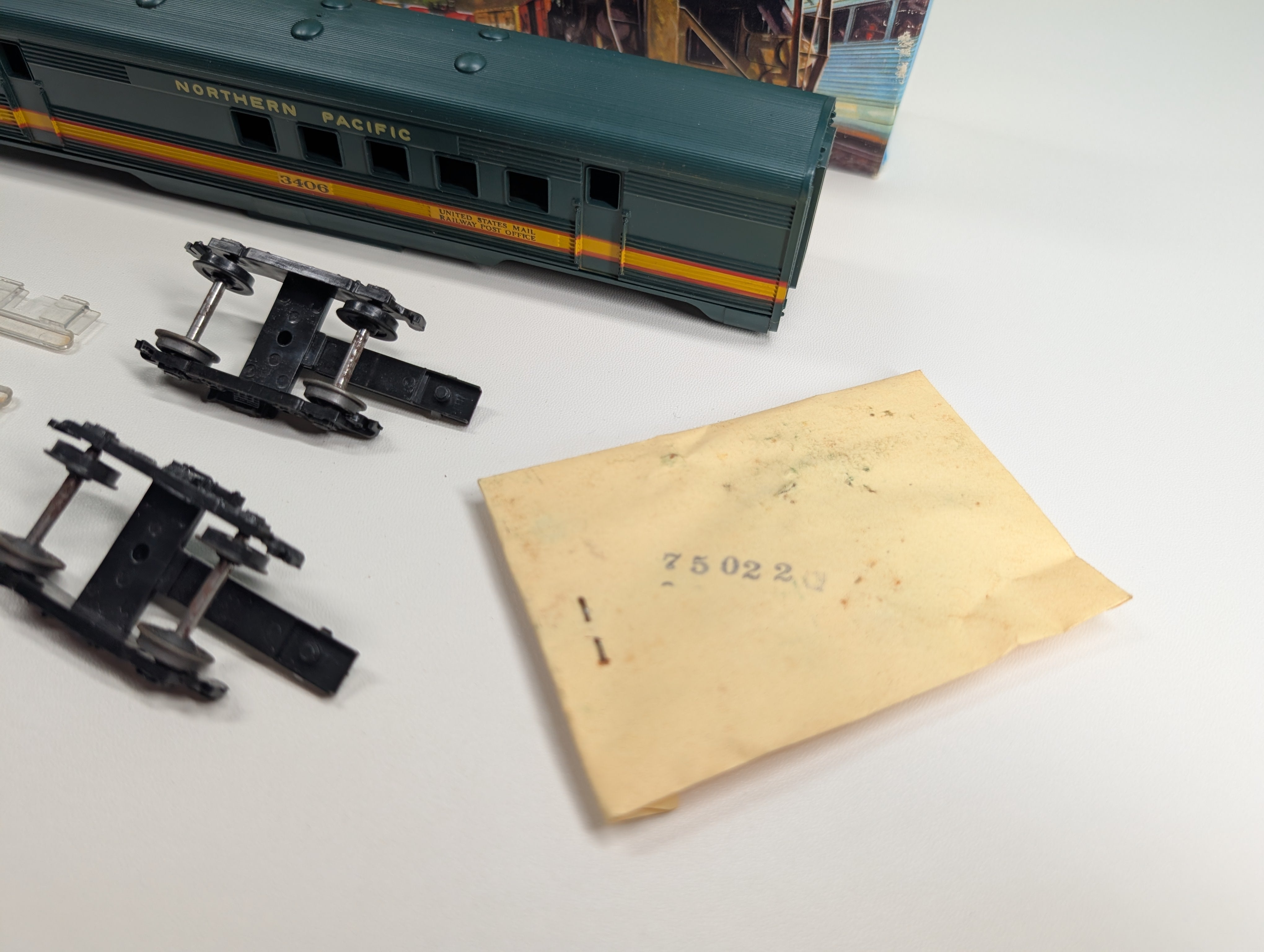 USED Athearn HO Scale RPO Passenger Car Northern Pacific NP #3406 KIT
