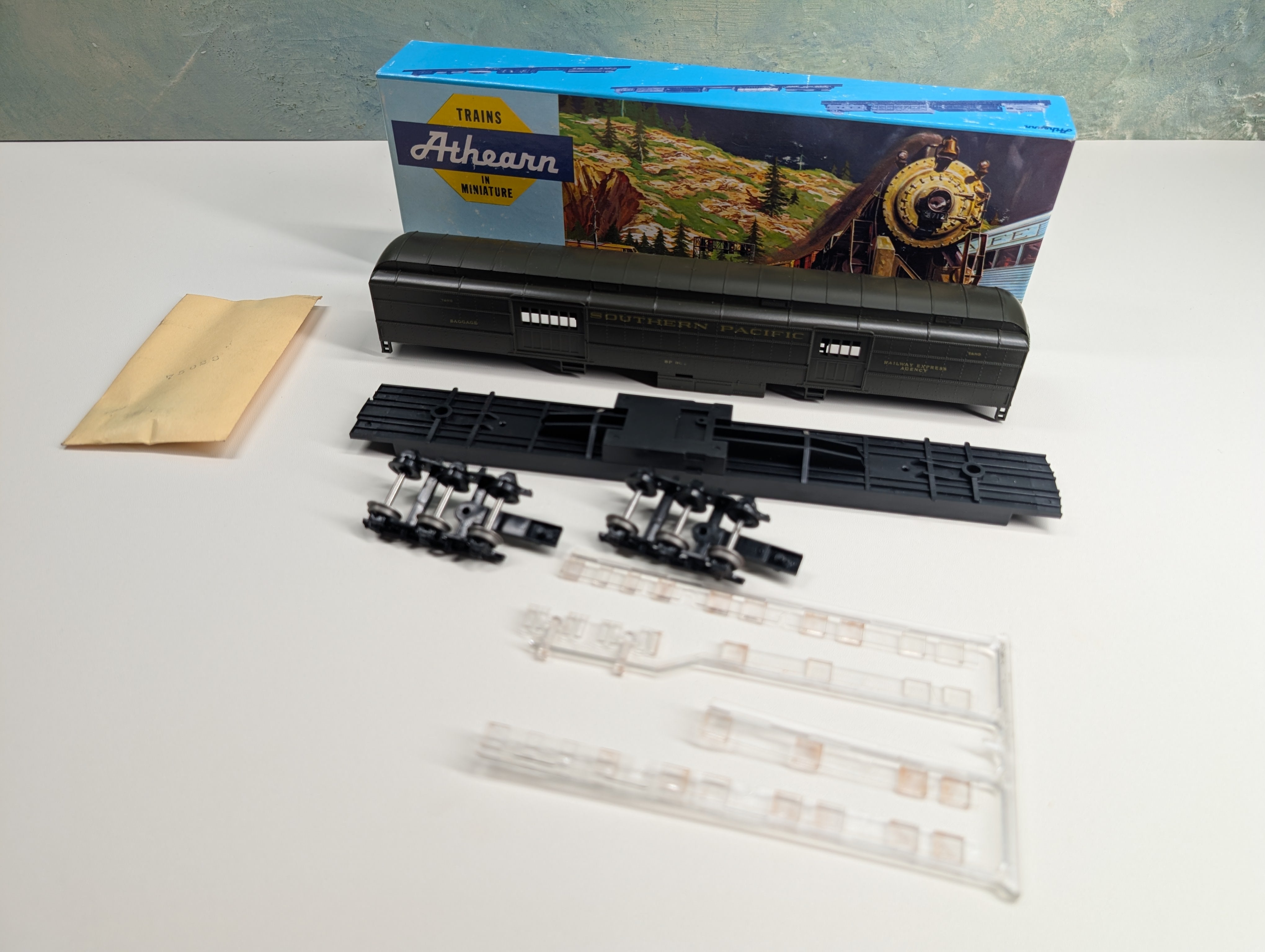 USED Athearn HO Scale STD Baggage Car Southern Pacific SP #304 KIT