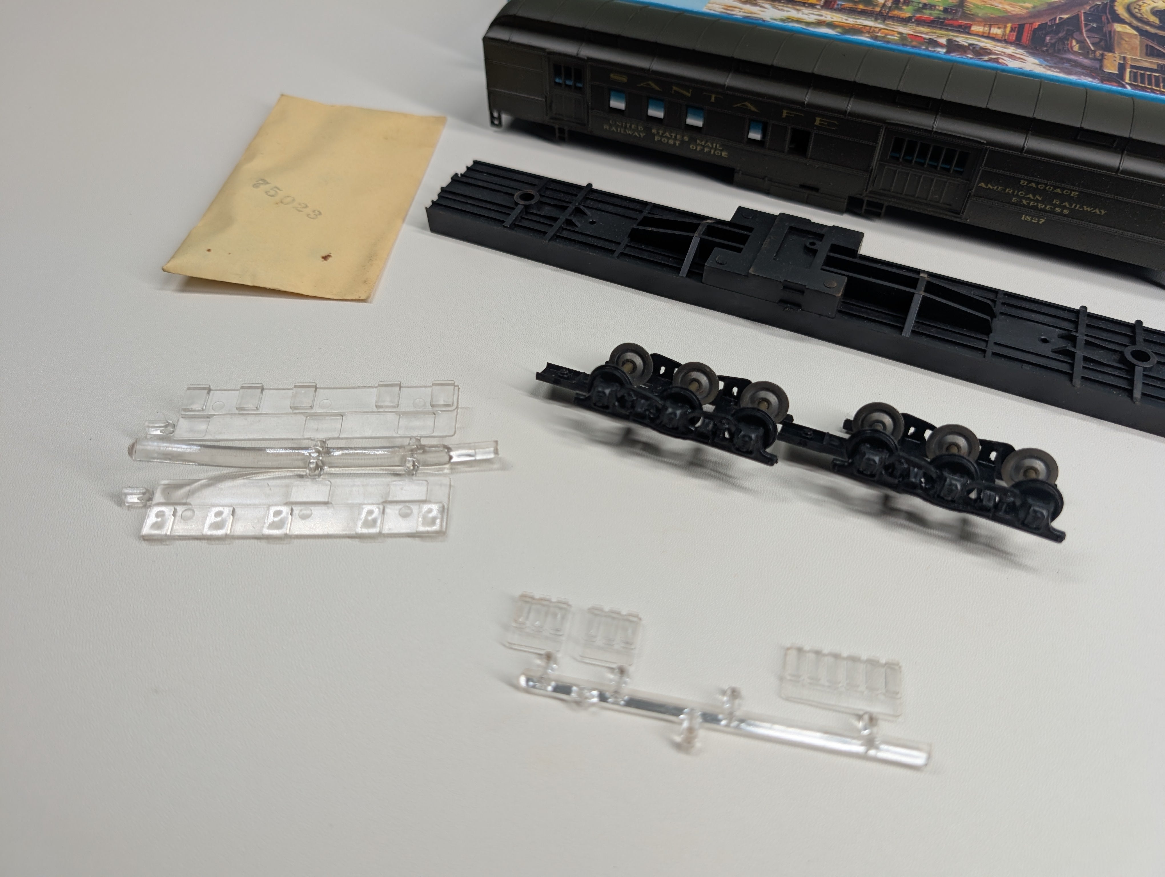 USED Athearn HO Scale RPO Passenger Car Santa Fe #1827 KIT