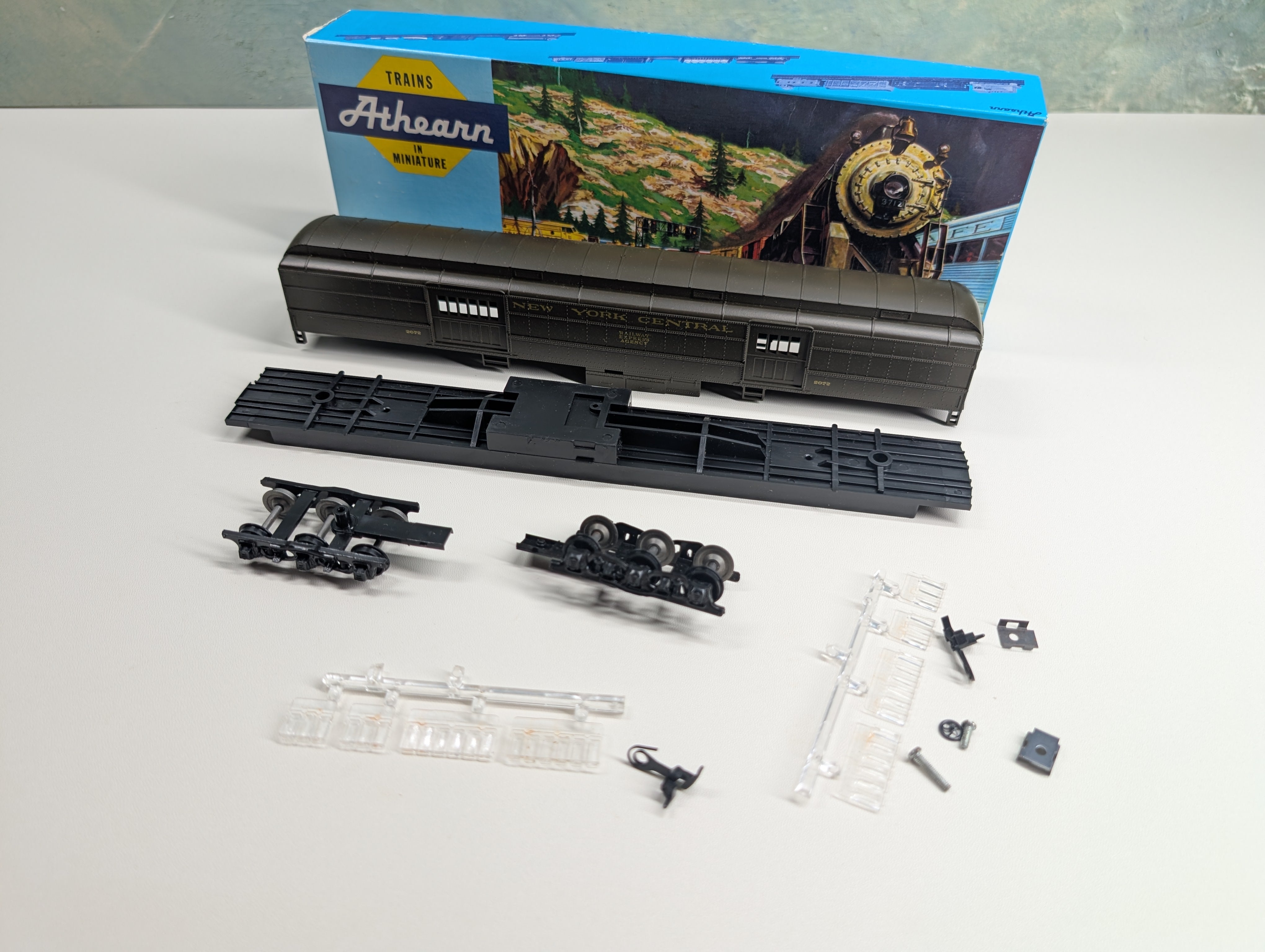 USED Athearn HO Scale Baggage Passenger Car New York Central NYC #2072 KIT