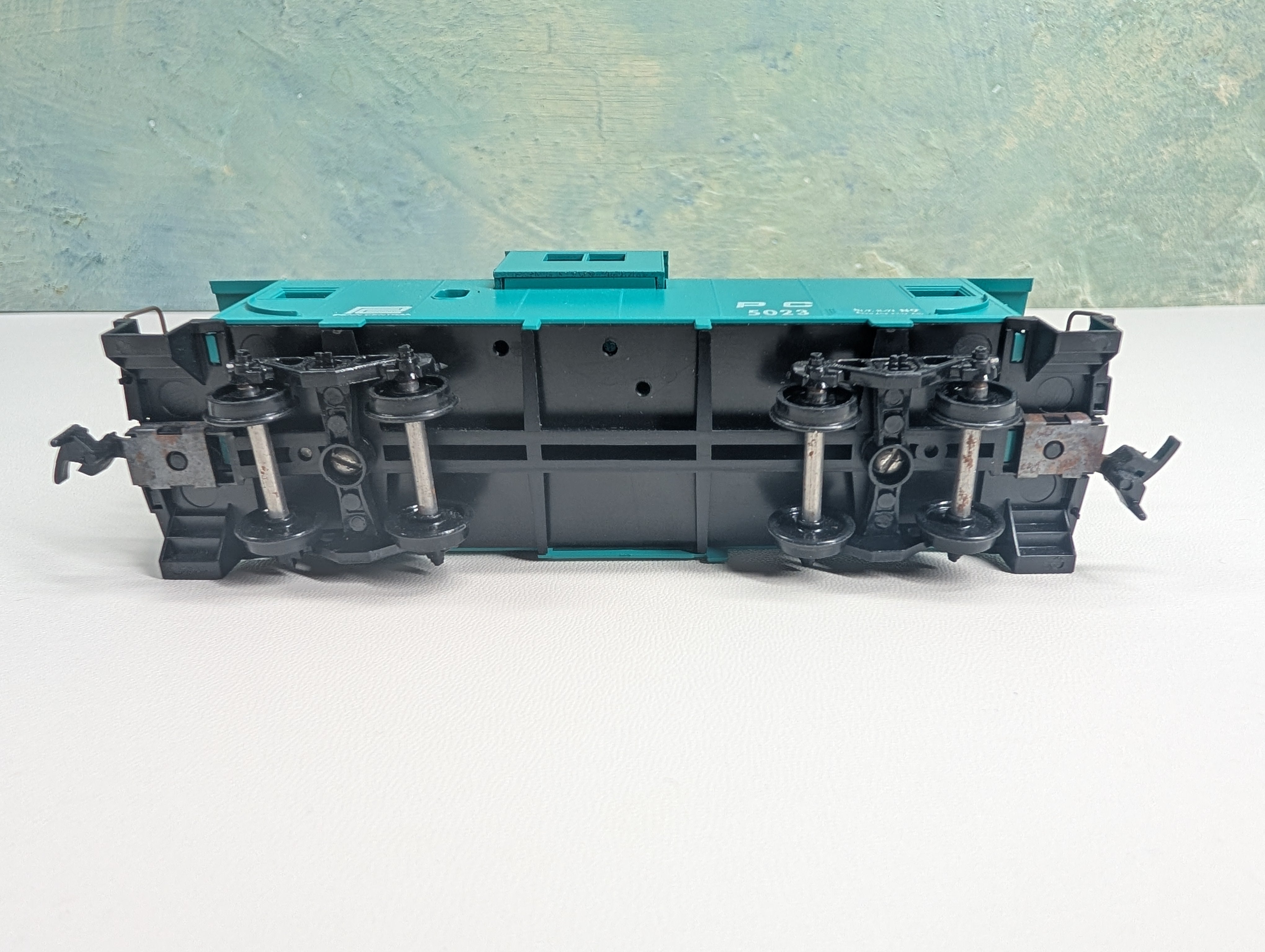 USED Athearn HO Scale Wide Vision Caboose Penn Central PC #5023