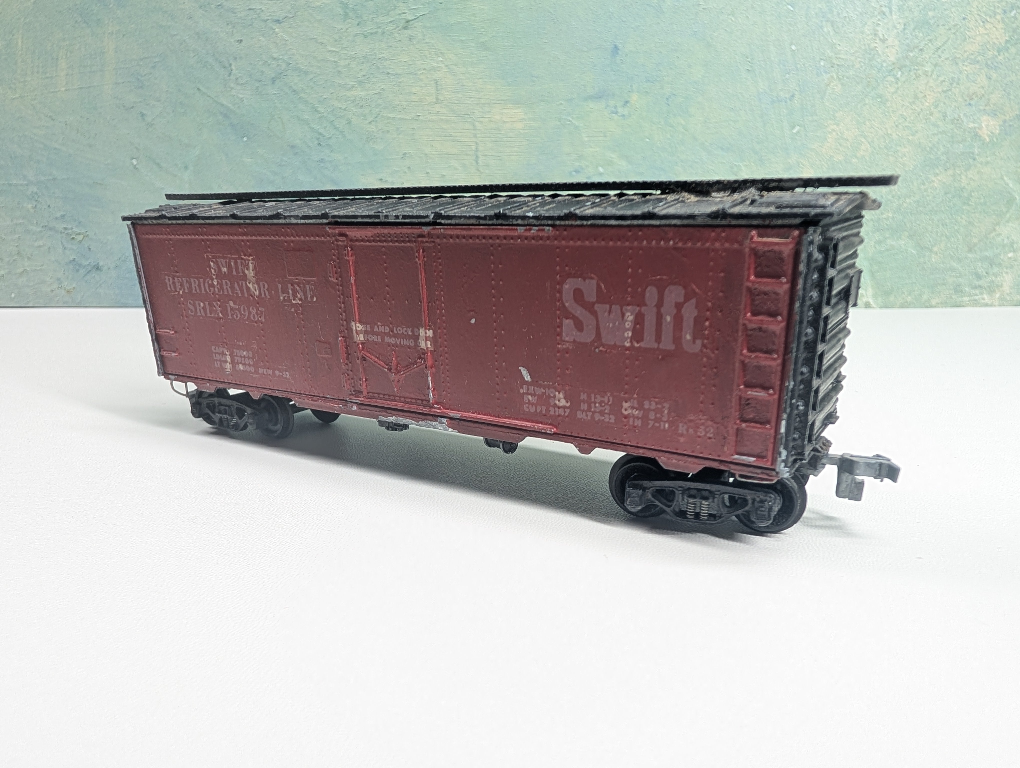 USED Roundhouse HO Scale All Metal 40' Box Car Swift SRLX #15987