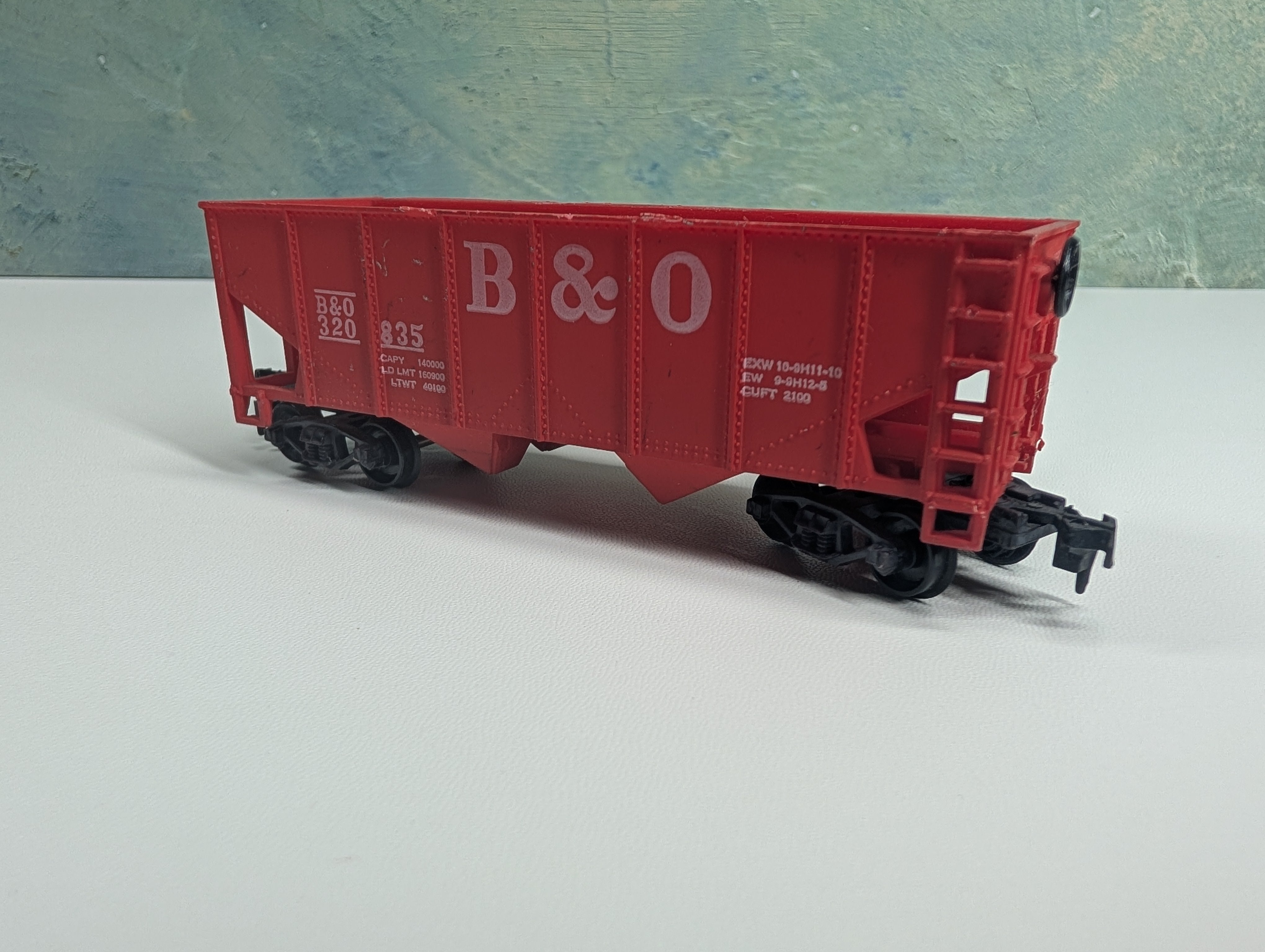USED HO Scale 2 Bay Hopper Baltimore and Ohio B&O #320835