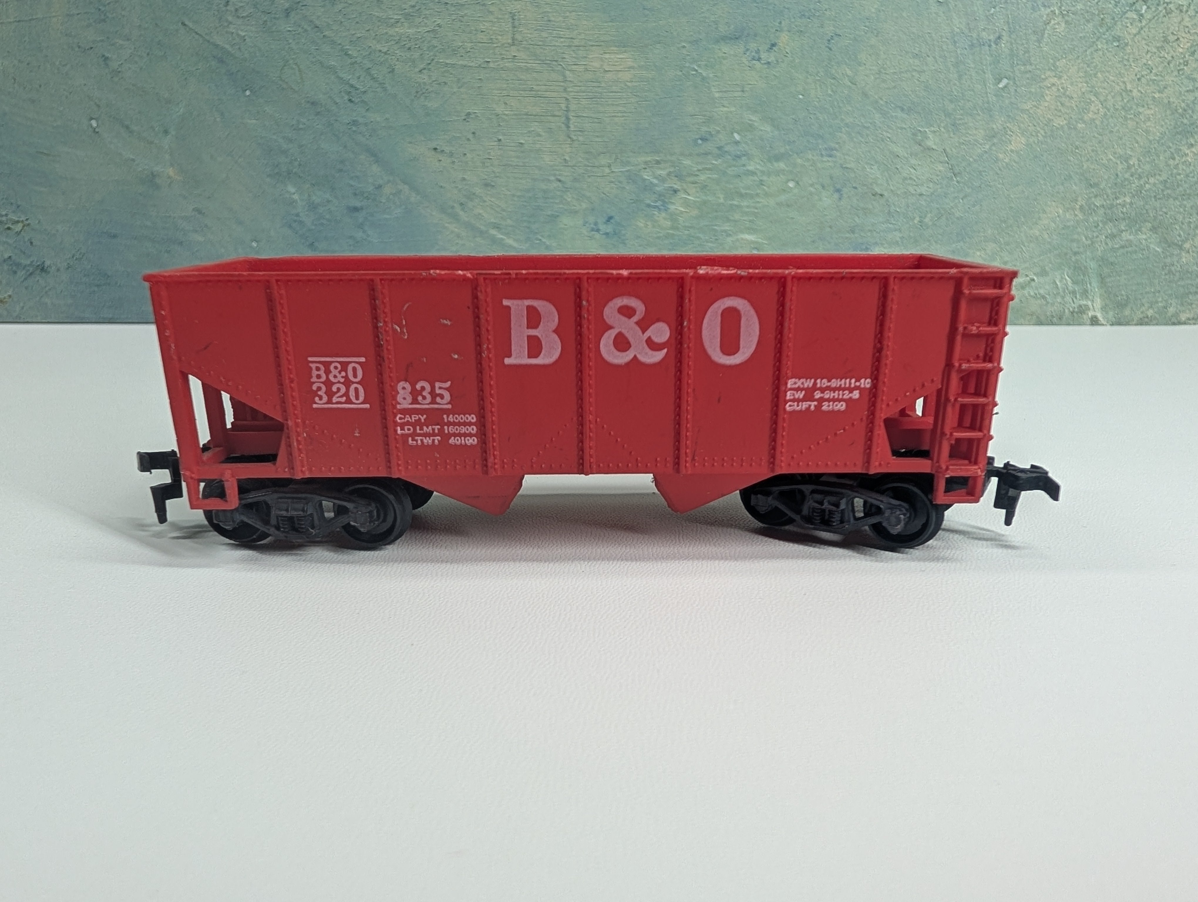 USED HO Scale 2 Bay Hopper Baltimore and Ohio B&O #320835