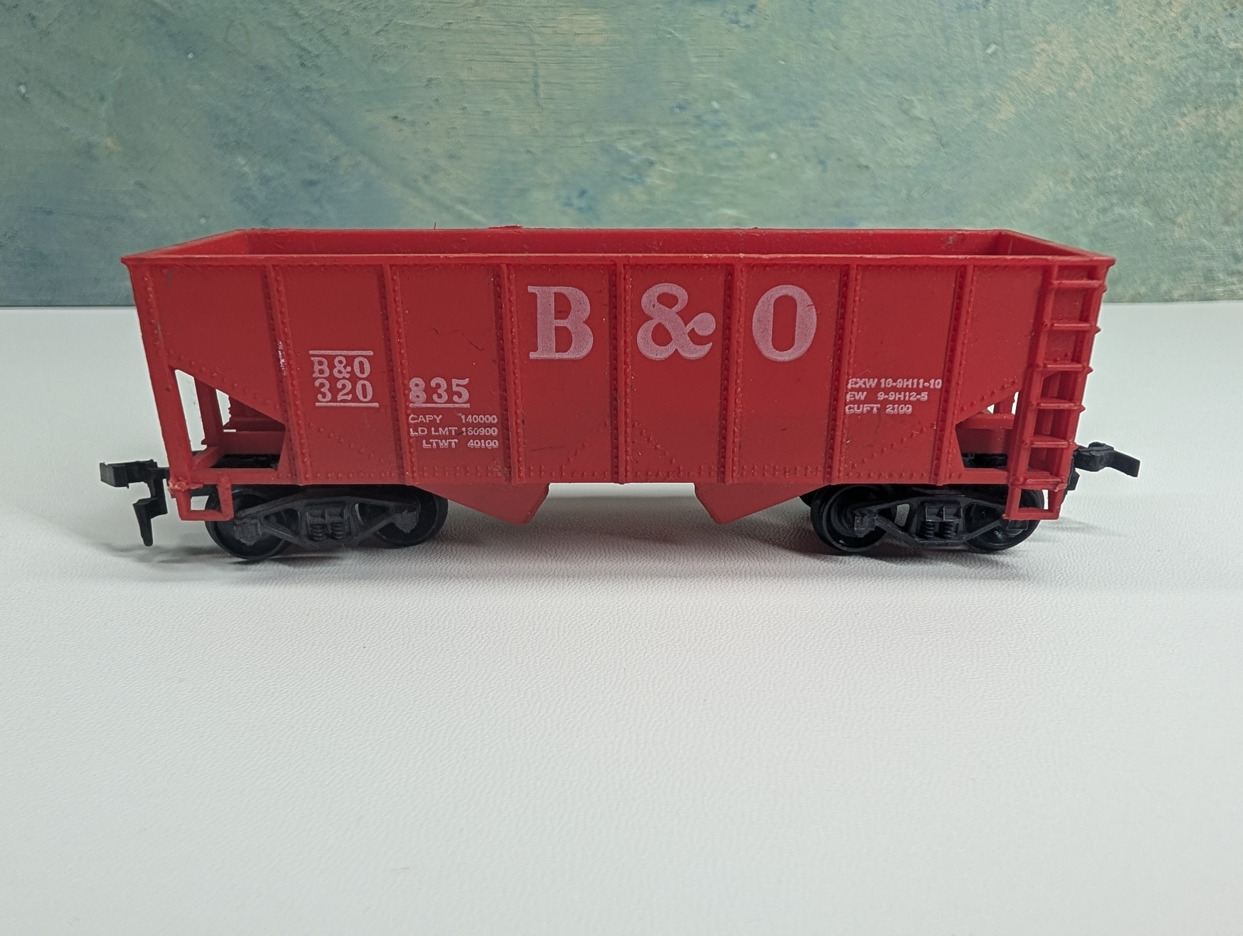 USED HO Scale 2 Bay Hopper Baltimore and Ohio B&O #320835