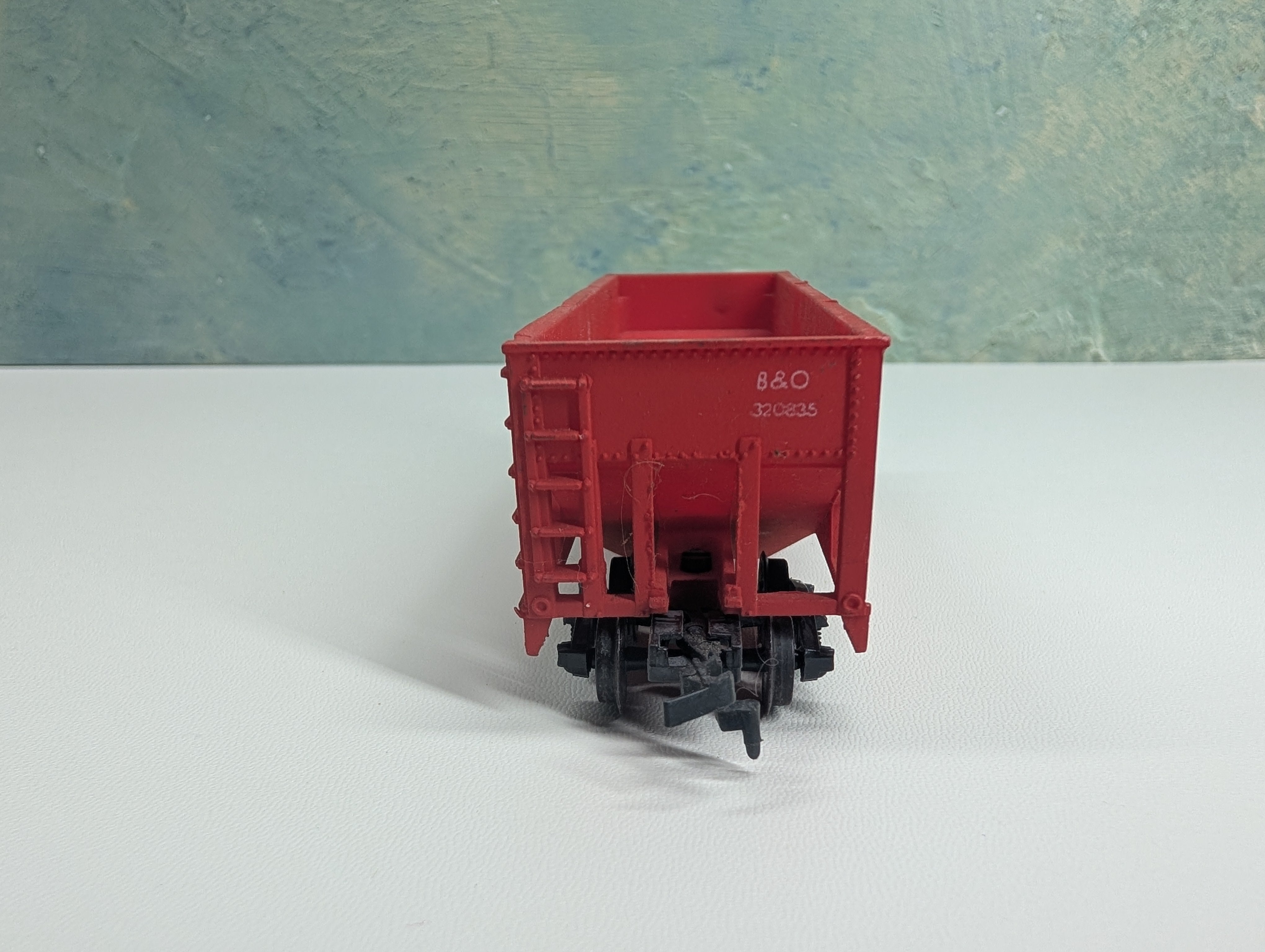 USED HO Scale 2 Bay Hopper Baltimore and Ohio B&O #320835