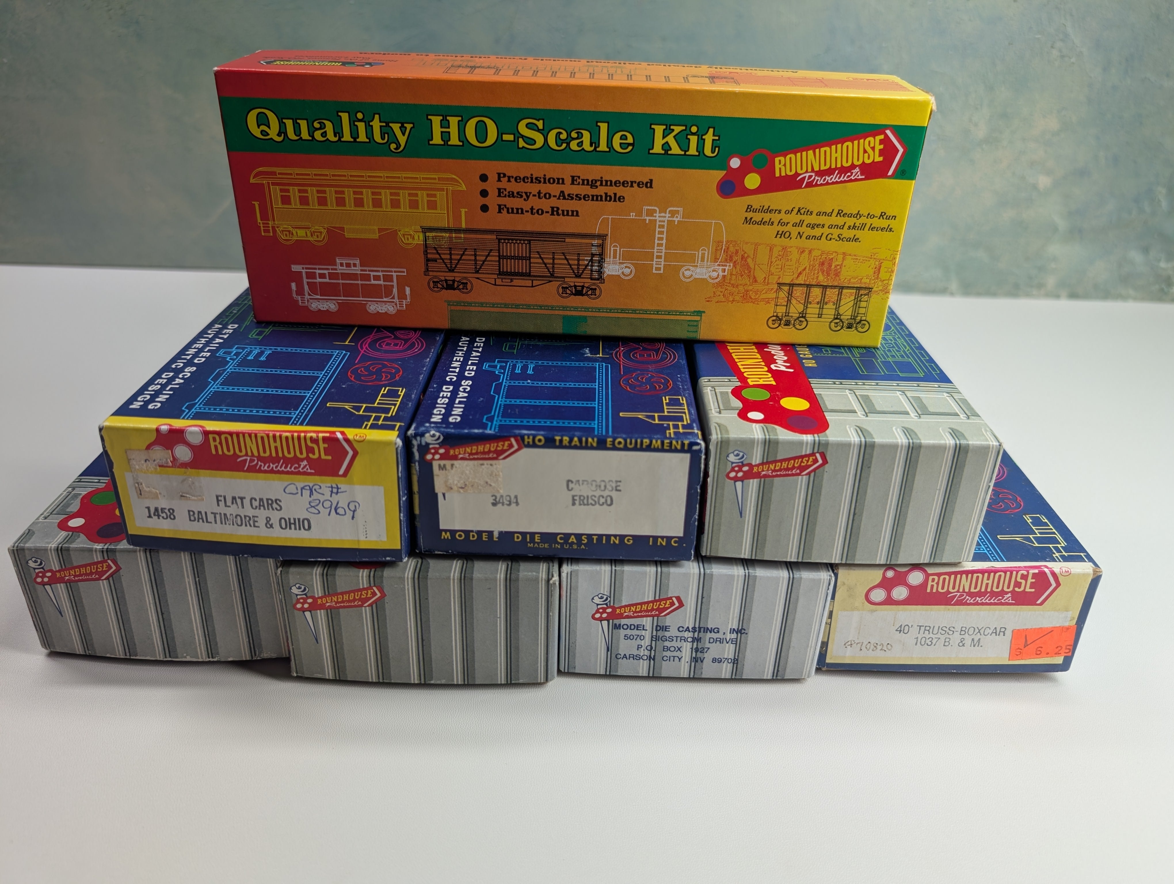 USED Roundhouse HO Scale Empty Train Boxes for Storage (8 pcs)